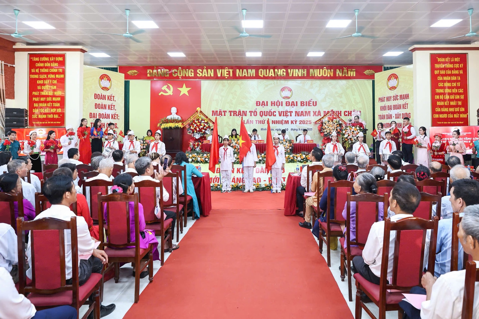 Hà Nội: Đoàn kết xây dựng xã đảo Minh Châu xanh, văn minh, hạnh phúc- Ảnh 1.