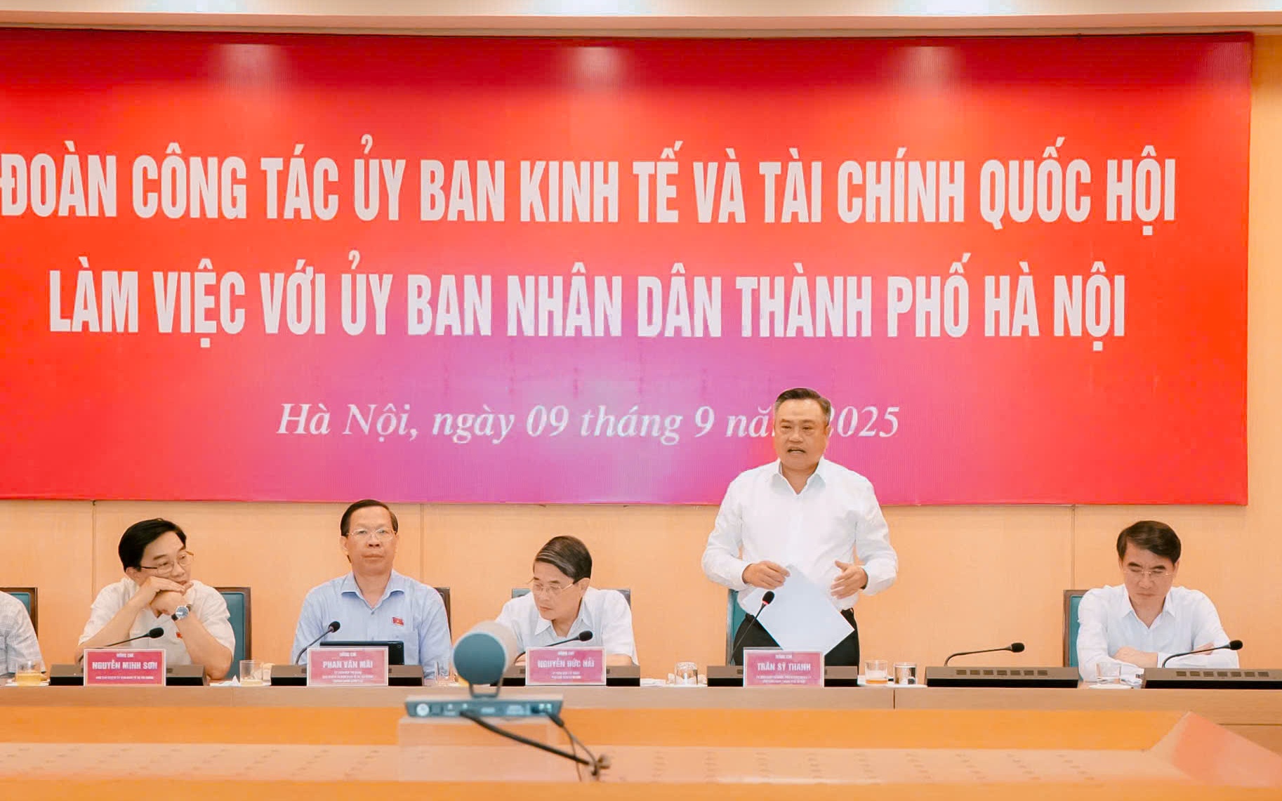 Quyết tâm cải thiện môi trường đầu tư, tháo gỡ vướng mắc các dự án trọng điểm