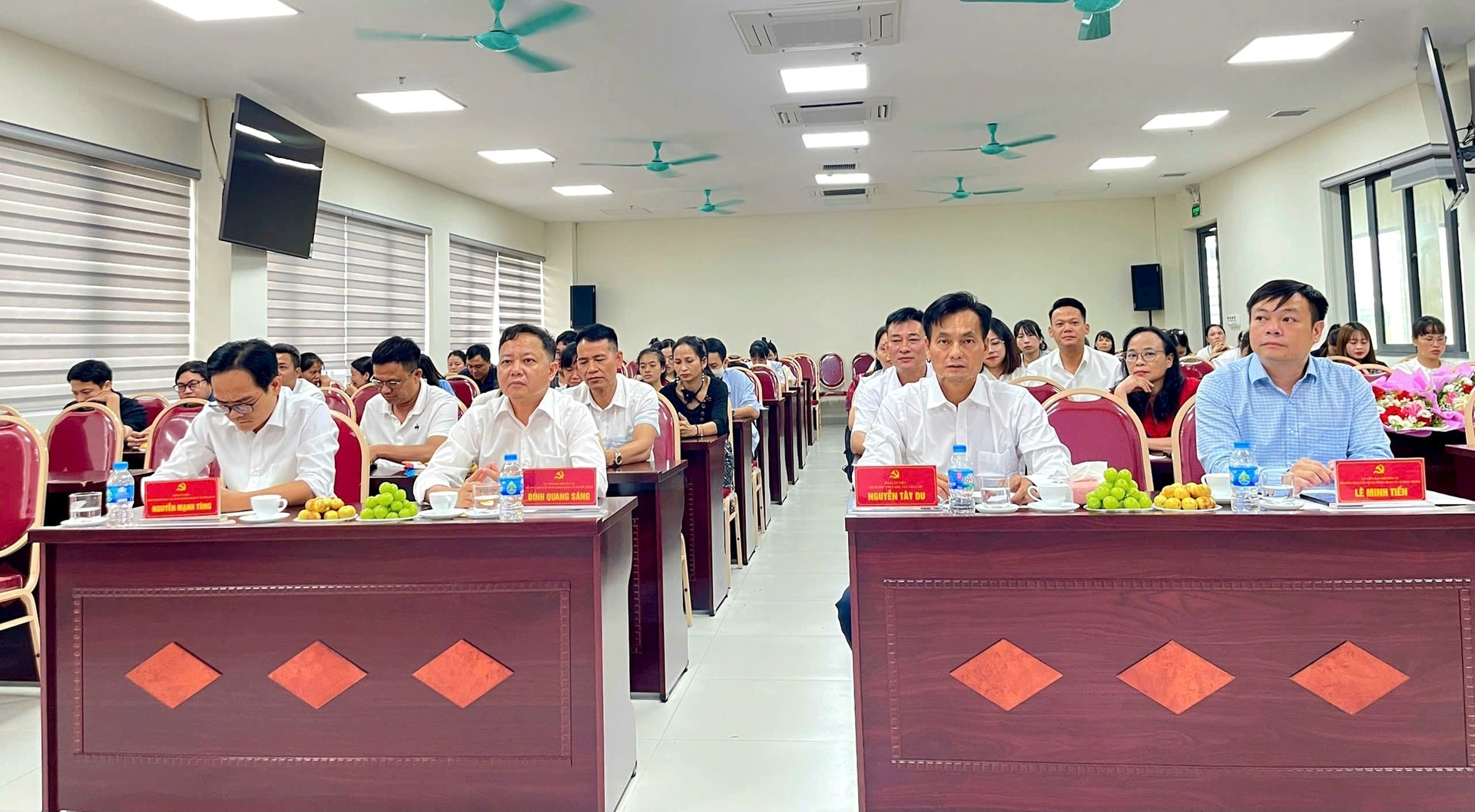 Trung tâm Chính trị khu vực Gia Lâm tổng kết lớp bồi dưỡng lý luận chính trị đầu tiên- Ảnh 1.