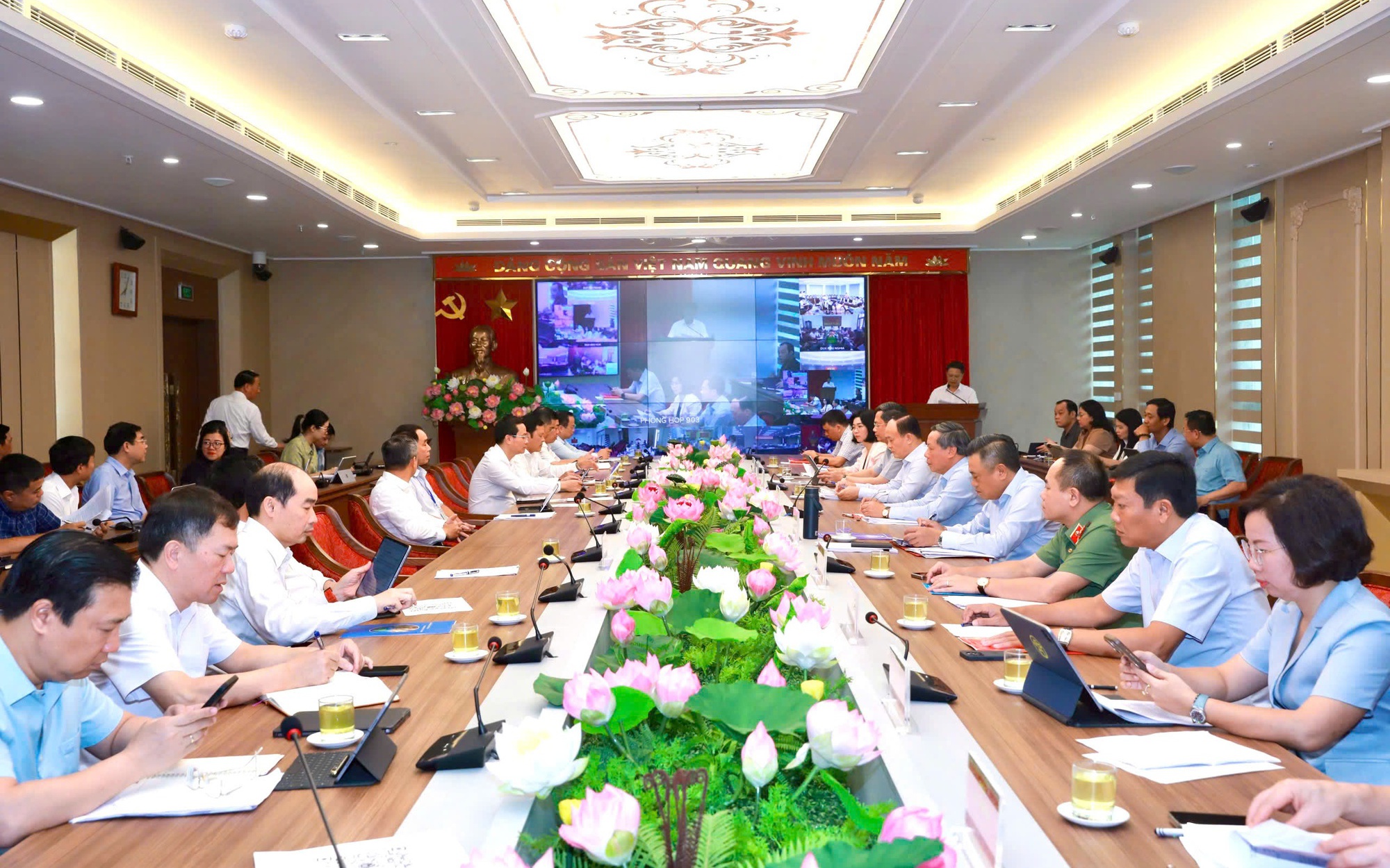 Quang cảnh Hội nghị tại điểm cầu Thành ủy Hà Nội