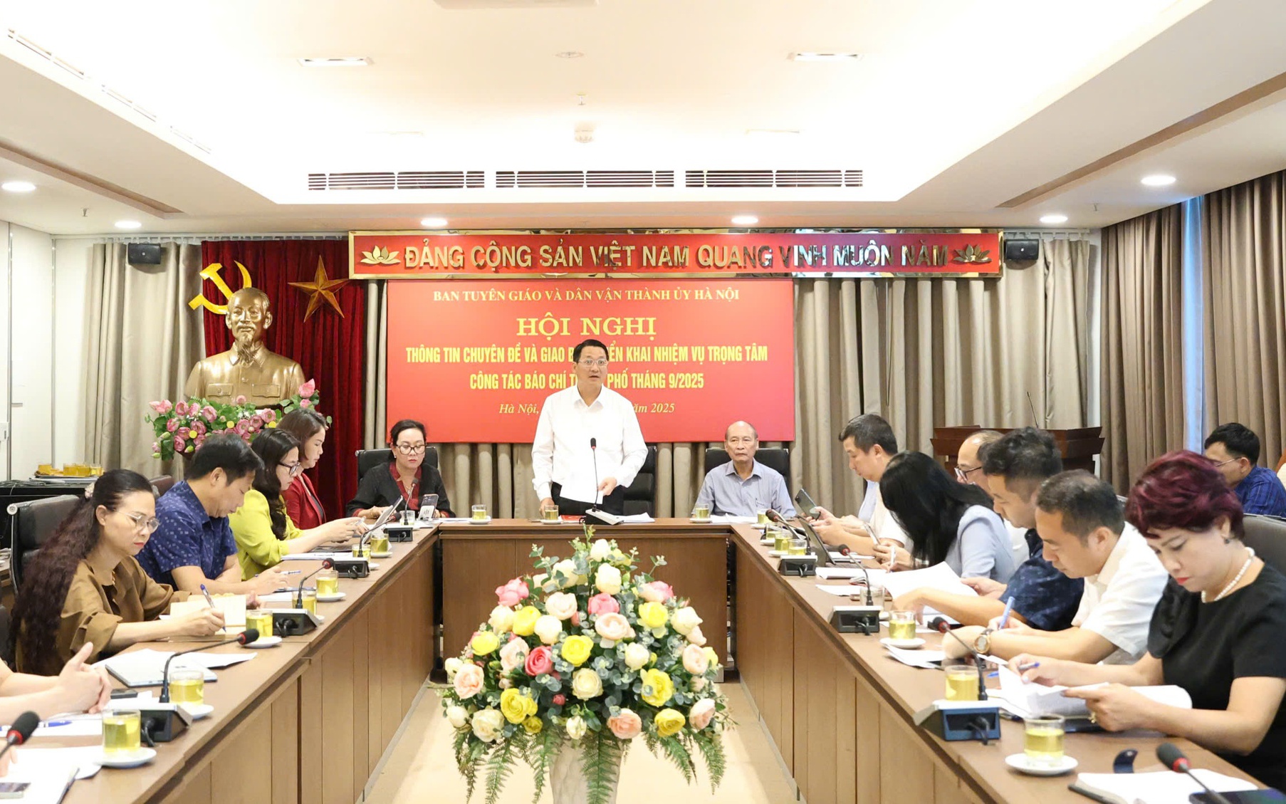 Các đại biểu dự Hội nghị thông tin chuyên đề và giao ban triển khai nhiệm vụ trọng tâm công tác báo chí Thành phố tháng 9/2025