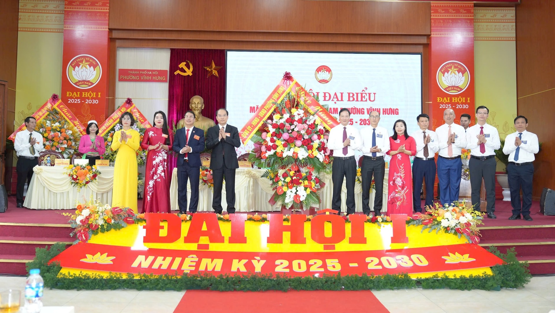 Chủ tịch Ủy ban MTTQ Việt Nam Thành phố Nguyễn Lan Hương dự Đại hội đại biểu MTTQ phường Vĩnh Hưng lần thứ I- Ảnh 2.