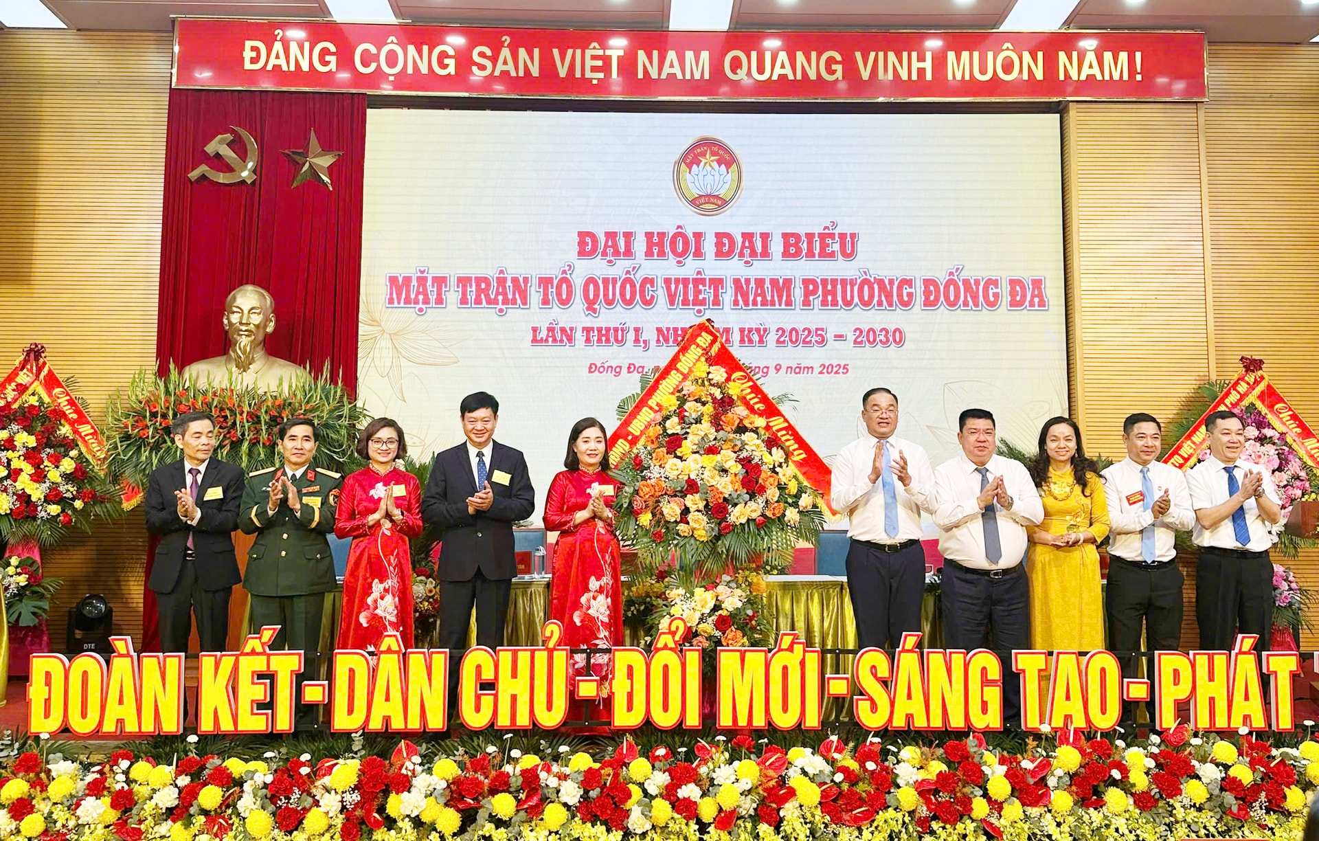 Củng cố sức mạnh đoàn kết, phát huy truyền thống, xây dựng phường Đống Đa văn minh, hiện đại- Ảnh 3.