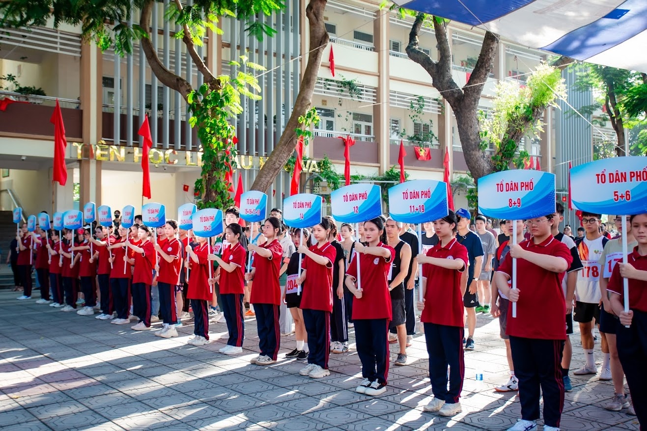 Gần 500 vận động viên phường Vĩnh Hưng tham gia Giải chạy Báo Hànộimới - Vì hòa bình- Ảnh 2.