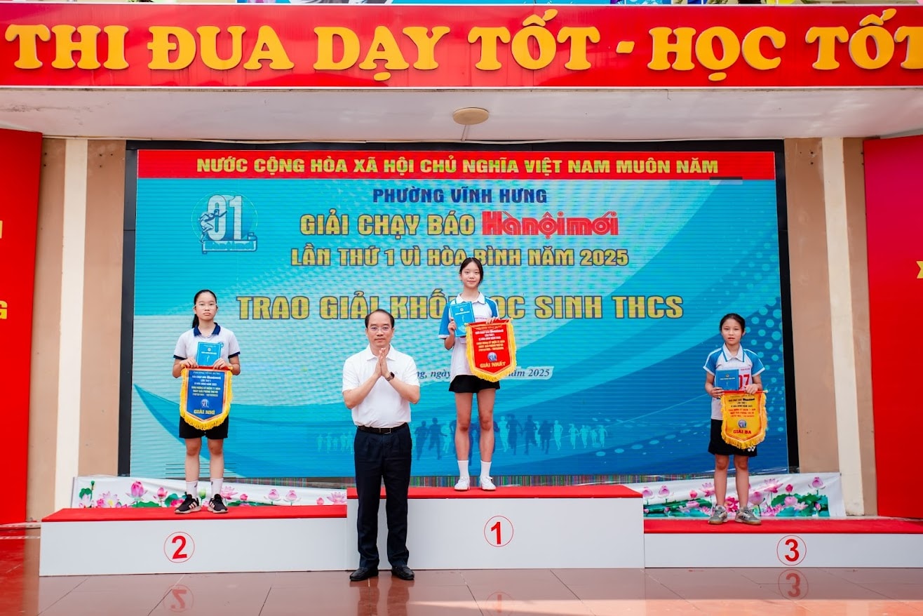 Gần 500 vận động viên phường Vĩnh Hưng tham gia Giải chạy Báo Hànộimới - Vì hòa bình- Ảnh 5.