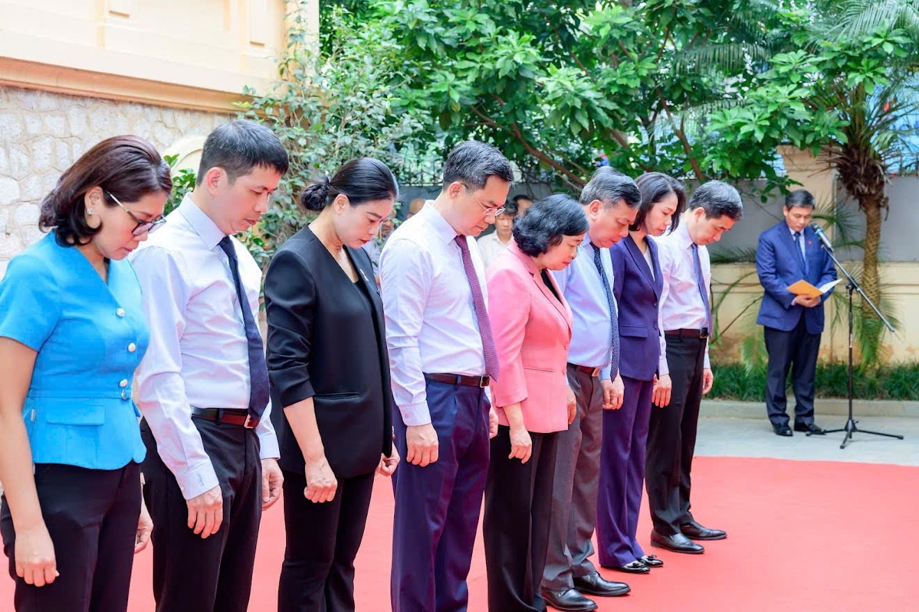 Lãnh đạo Thành phố dâng hương tưởng niệm cố Tổng Bí thư Trần Phú- Ảnh 1.