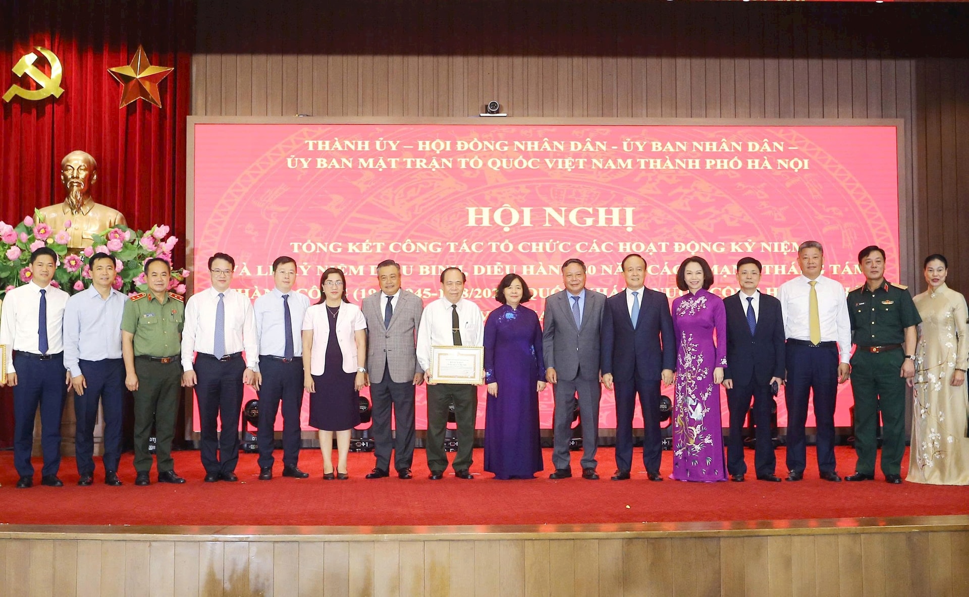 Hà Nội tổng kết thành công rực rỡ chuỗi hoạt động kỷ niệm 80 năm Cách mạng Tháng Tám và Quốc khánh 2/9- Ảnh 13.