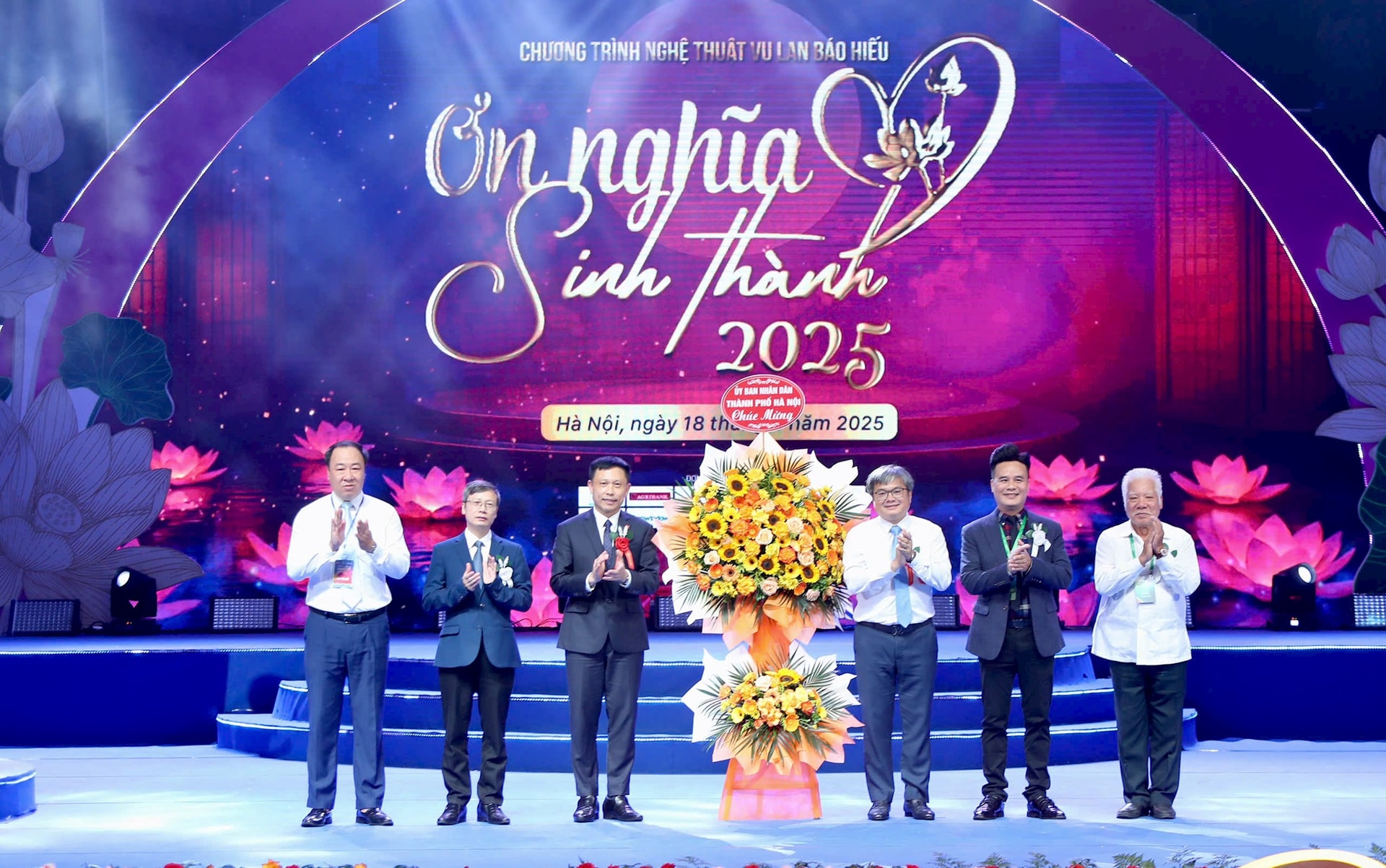 “Ơn nghĩa sinh thành 2025” - Đêm nghệ thuật tri ân mùa Vu Lan- Ảnh 3.