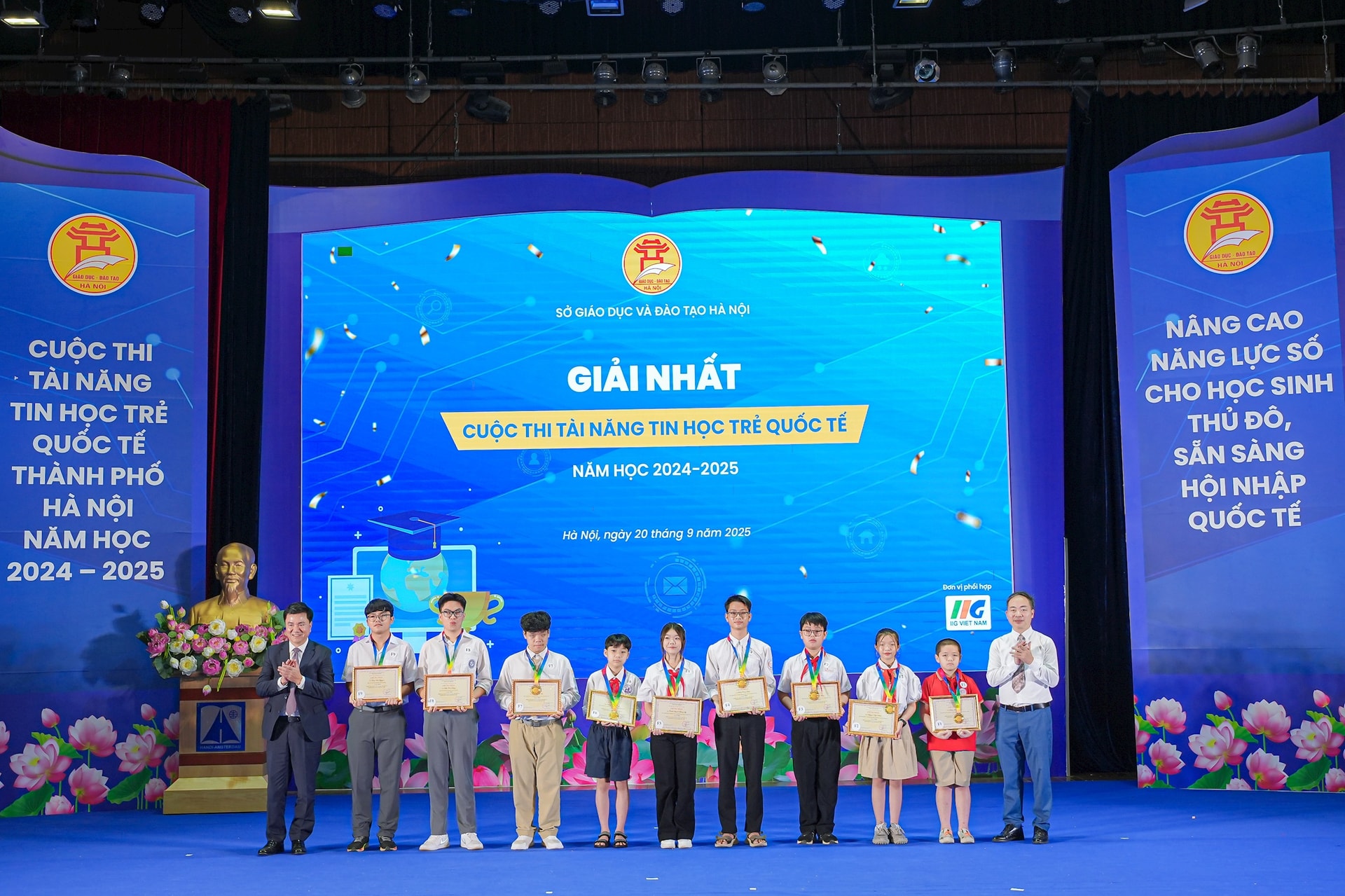 Hà Nội vinh danh 223 học sinh đoạt giải cuộc thi Tài năng tin học trẻ quốc tế- Ảnh 2.