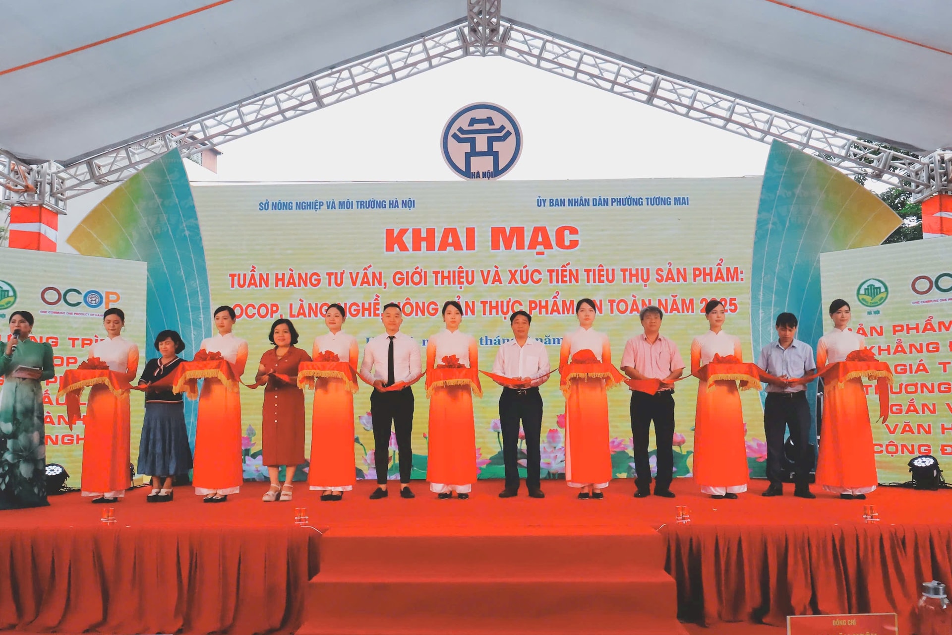 Nhiều hoạt động xúc tiến thương mại, giới thiệu sản phẩm OCOP, nông sản và sản phẩm làng nghề- Ảnh 2.