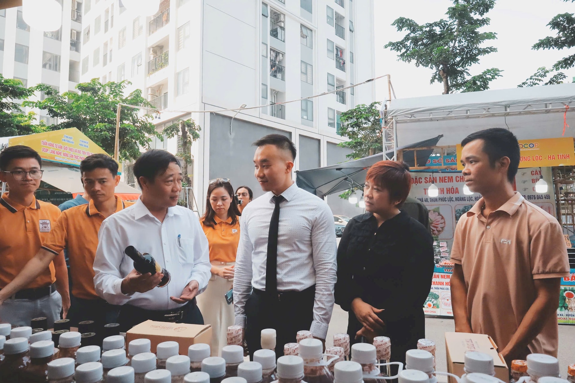 Nhiều hoạt động xúc tiến thương mại, giới thiệu sản phẩm OCOP, nông sản và sản phẩm làng nghề- Ảnh 3.