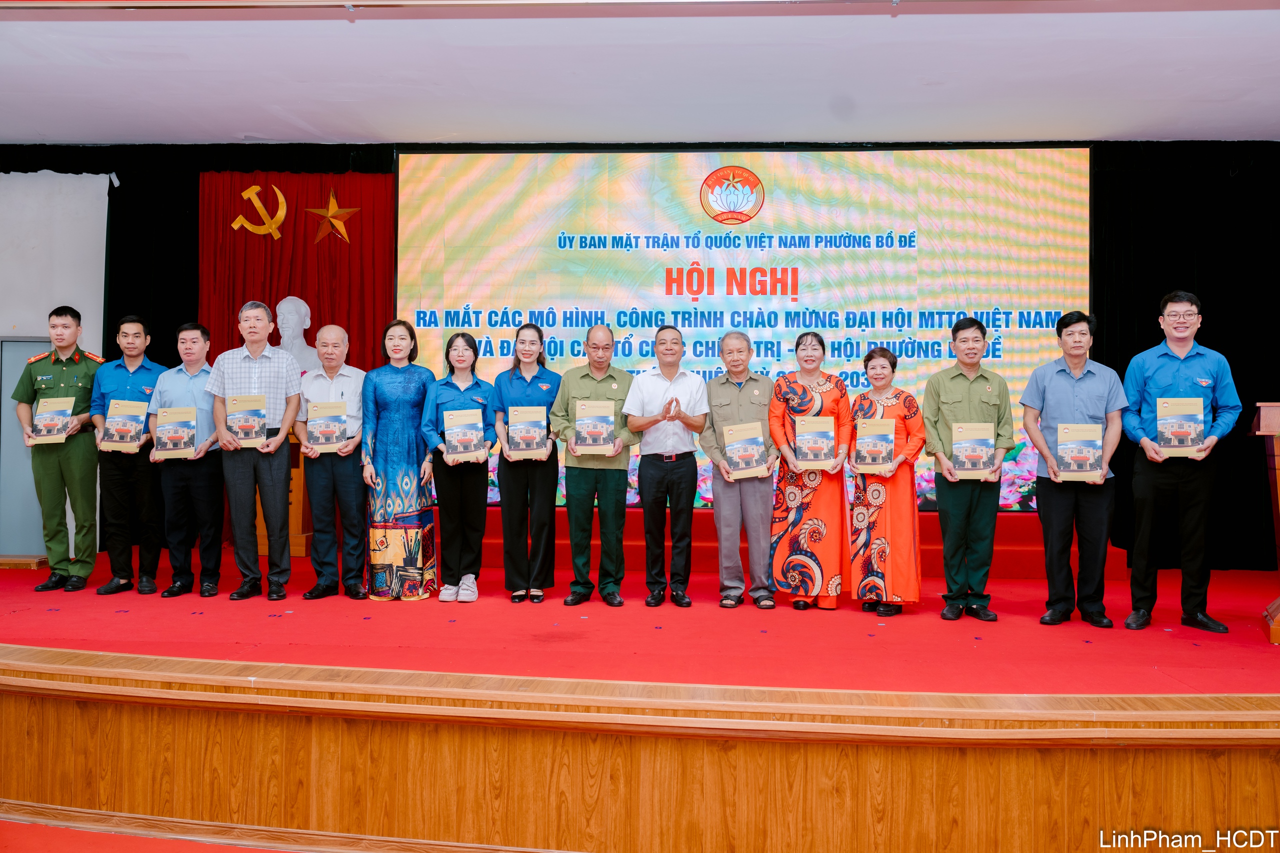 Bo De Ward modelleket mutat be a Vietnami Hazafias Front kongresszusának üdvözlésére - 13. kép. Phường Bồ Đề ra mắt các mô hình chào mừng Đại hội Mặt trận Tổ quốc- Ảnh 13.