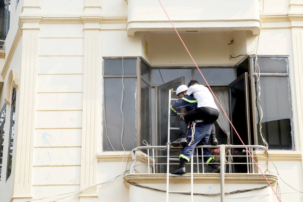 Ra mắt lực lượng thường trực chữa cháy tại phố đi bộ hồ Hoàn Kiếm và chợ đêm Đồng Xuân- Ảnh 12.