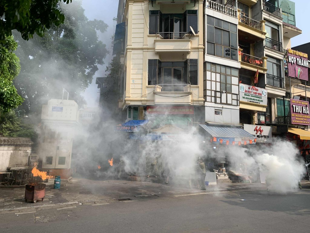 Ra mắt lực lượng thường trực chữa cháy tại phố đi bộ hồ Hoàn Kiếm và chợ đêm Đồng Xuân- Ảnh 6.