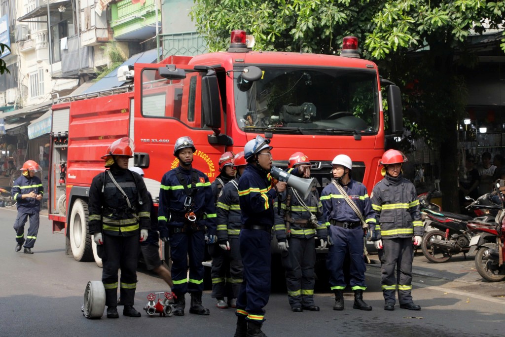 Ra mắt lực lượng thường trực chữa cháy tại phố đi bộ hồ Hoàn Kiếm và chợ đêm Đồng Xuân- Ảnh 5.
