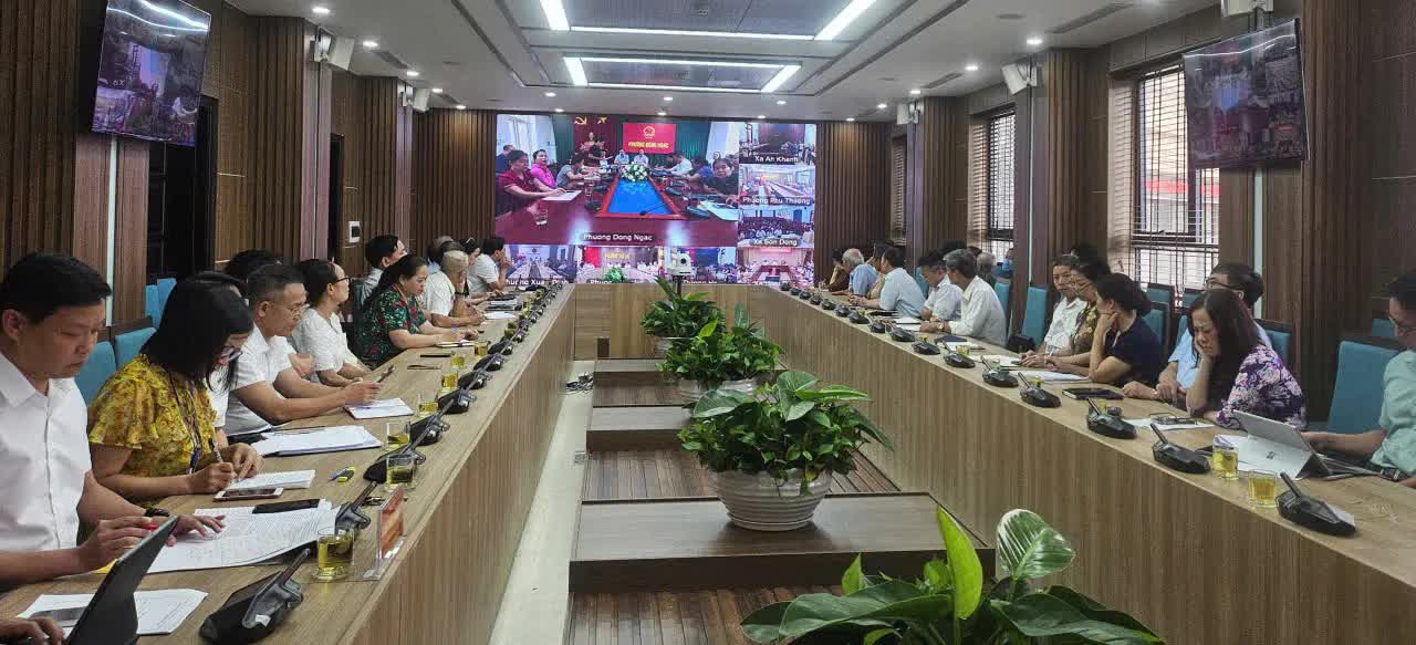 Tổ đại biểu Quốc hội thành phố Hà Nội - đơn vị bầu cử số 5 tiếp xúc cử tri trước kỳ họp thứ 10- Ảnh 2.