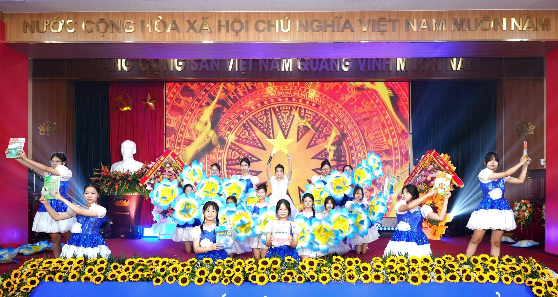 Xã Phù Đổng khai mạc "Tuần lễ học tập suốt đời"- Ảnh 1.