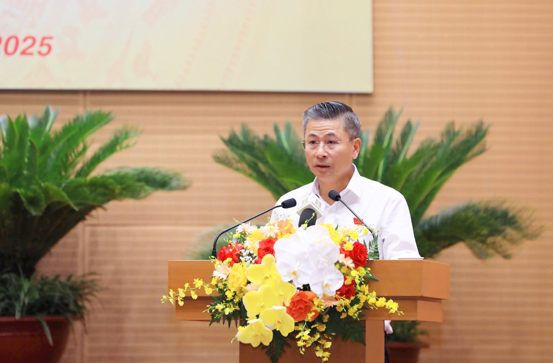 Hà Nội hỗ trợ 70% lãi suất vay vốn đầu tư xe buýt điện- Ảnh 2.