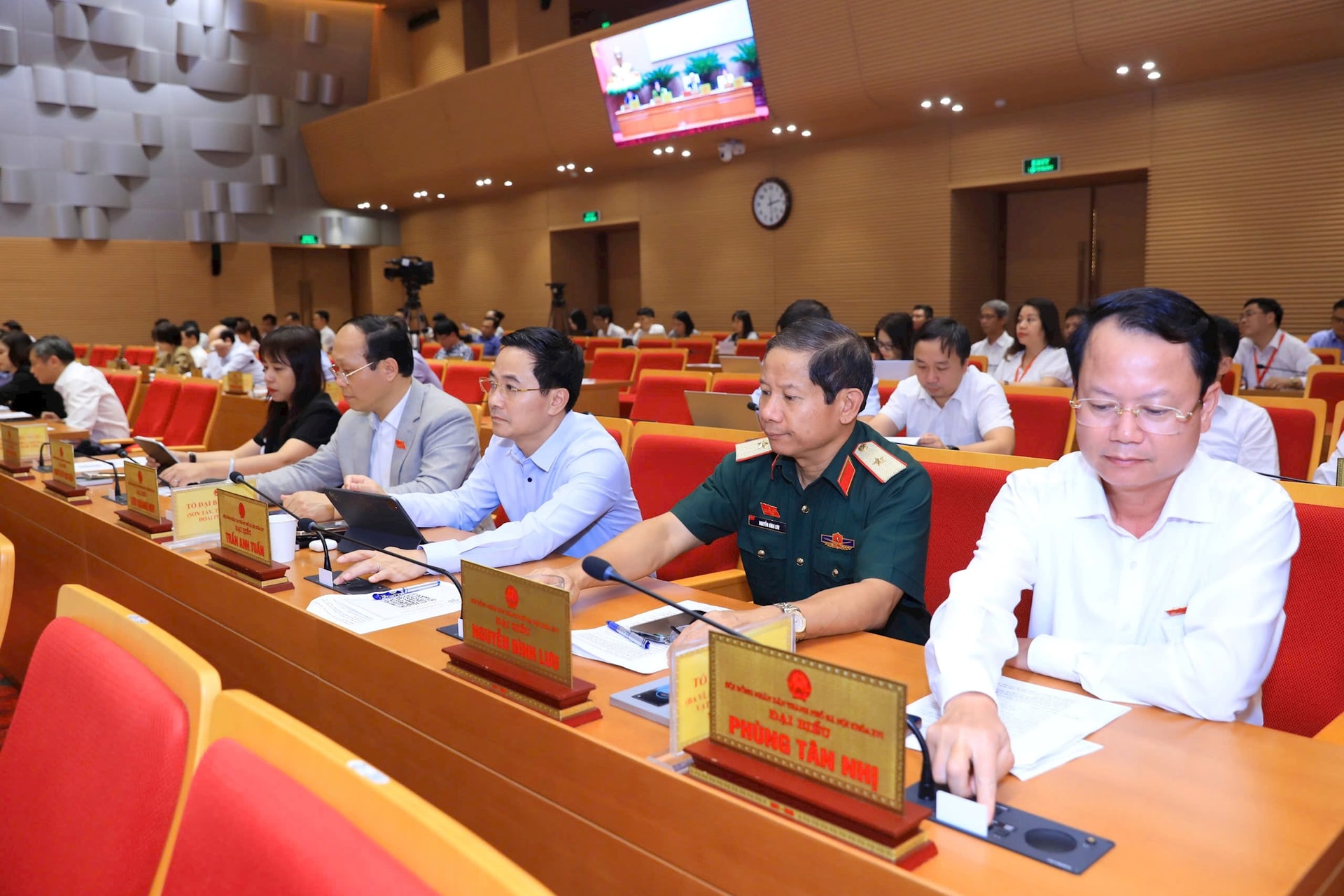 Hà Nội quy định việc áp dụng biện pháp yêu cầu ngừng cung cấp dịch vụ, điện, nước- Ảnh 1.
