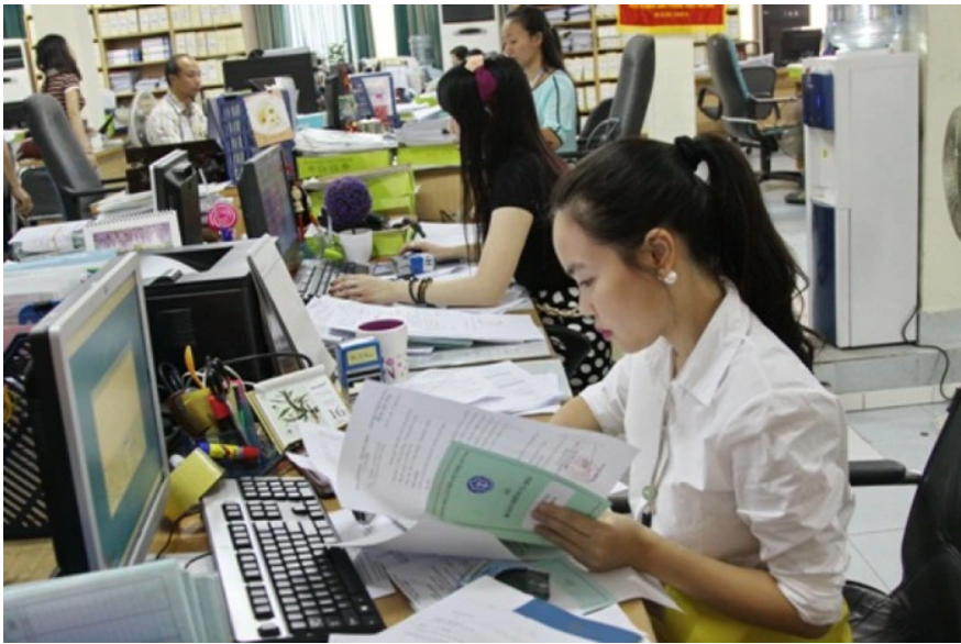 Hà Nội triển khai thực hiện Nghị quyết số 07/2025/NQ-CP của Chính phủ về chính sách, chế độ đối với đối tượng chịu tác động do sắp xếp tổ chức bộ máy, đơn vị hành chính- Ảnh 1.