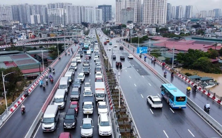 Hà Nội cấm ô tô tải trọng trên 18 tấn từ cầu Vĩnh Tuy đi Nguyễn Khoái từ 3/9