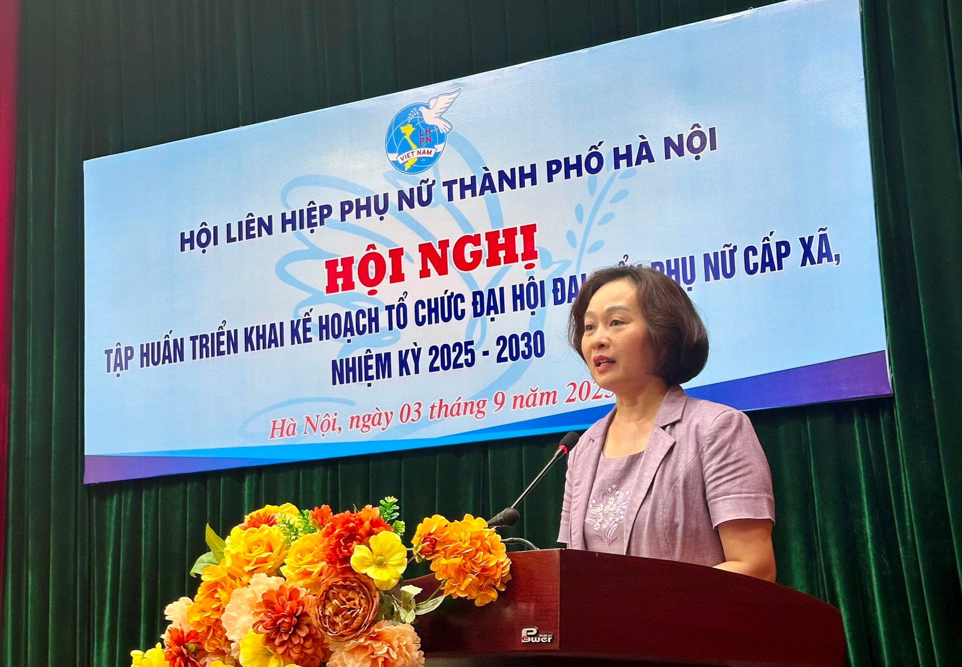 Hội Liên hiệp phụ nữ Thành phố tập huấn triển khai kế hoạch tổ chức Đại hội đại biểu phụ nữ cấp xã- Ảnh 1.