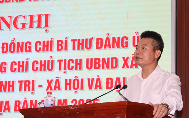 Bí thư Đảng ủy, Chủ tịch HĐND xã Phú Xuyên Nguyễn Xuân Thanh phát biểu tại Hội nghị