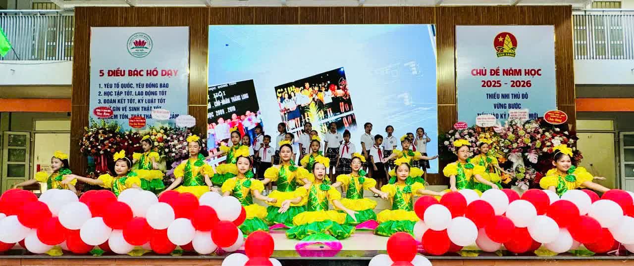 Học sinh phường Tây Hồ rộn ràng ngày tựu trường- Ảnh 10.