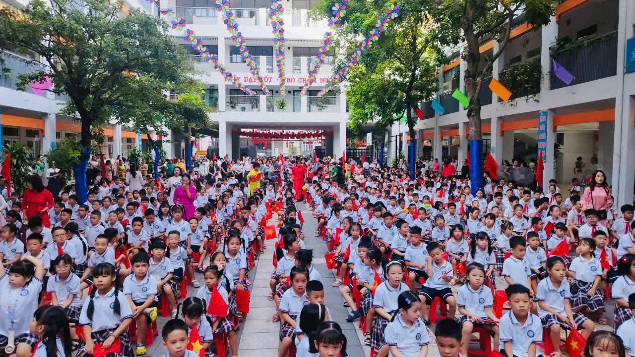 Học sinh phường Tây Hồ rộn ràng ngày tựu trường- Ảnh 11.