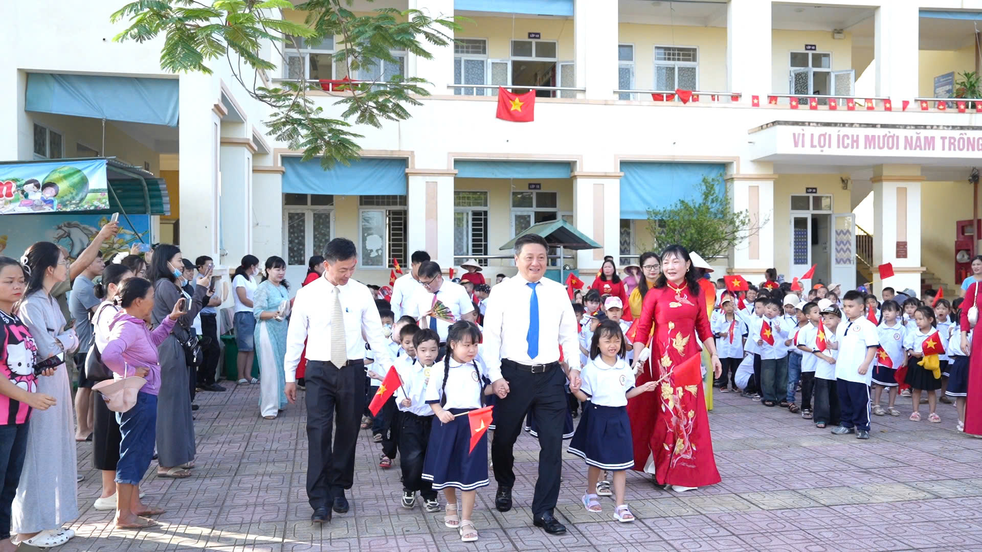 Xã Thanh Oai: Hơn 13.000 học sinh tưng bừng khai giảng năm học 2025-2026- Ảnh 1.