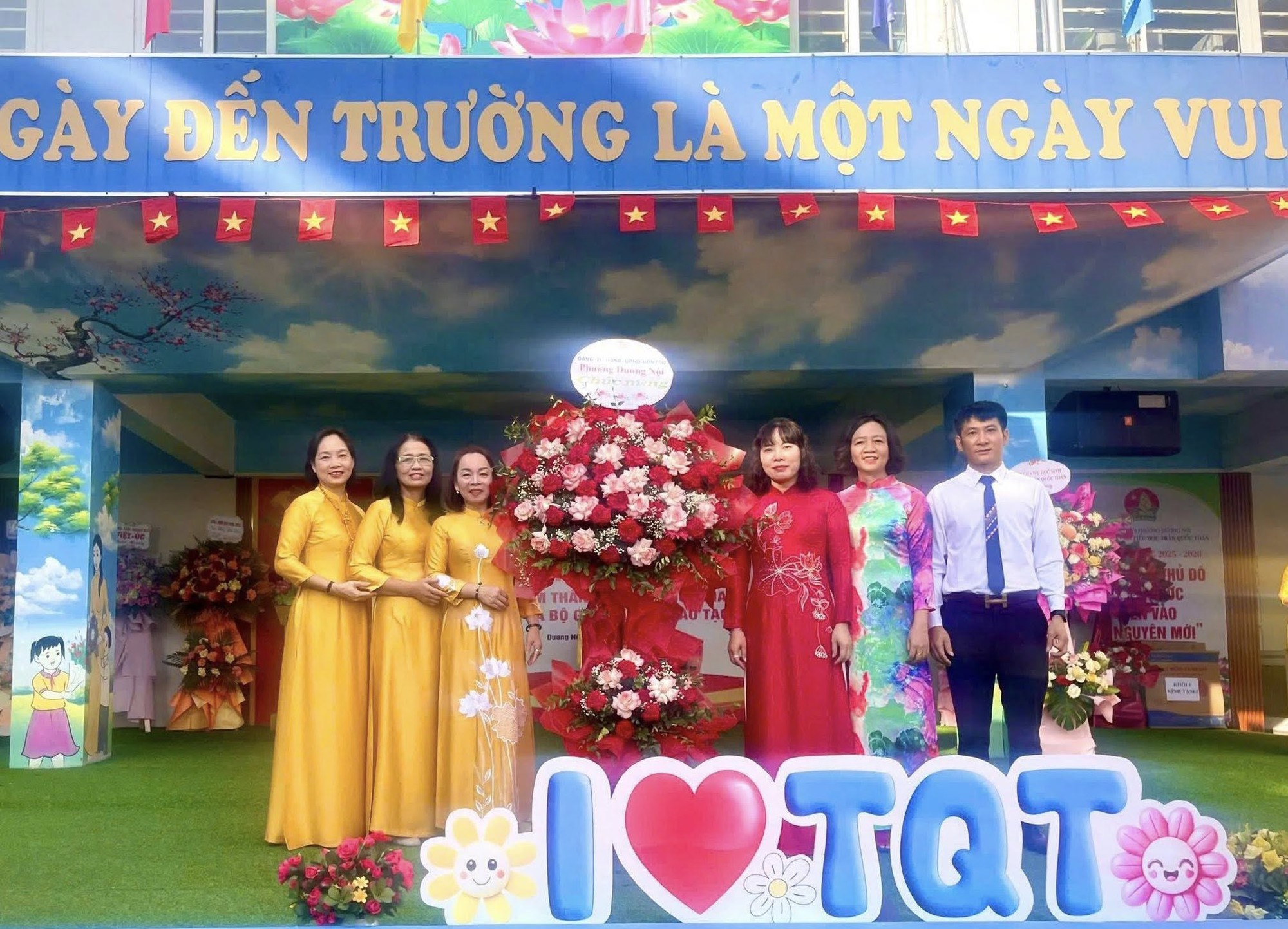 Niềm vui ngày hội khai trường của học sinh phường Dương Nội- Ảnh 7.