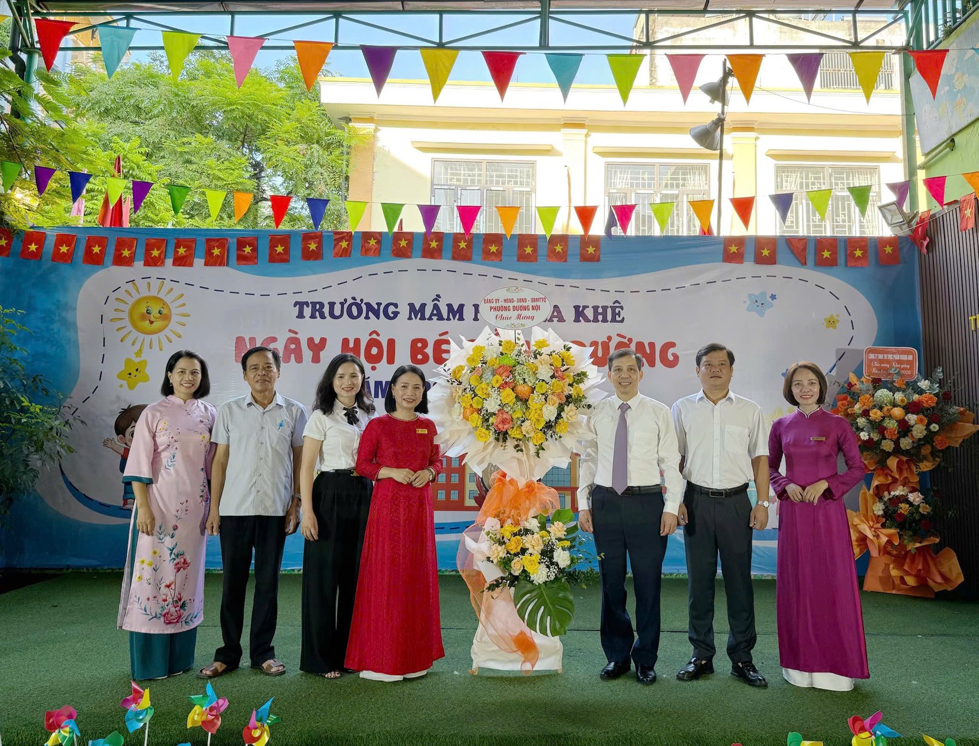 Niềm vui ngày hội khai trường của học sinh phường Dương Nội- Ảnh 3.