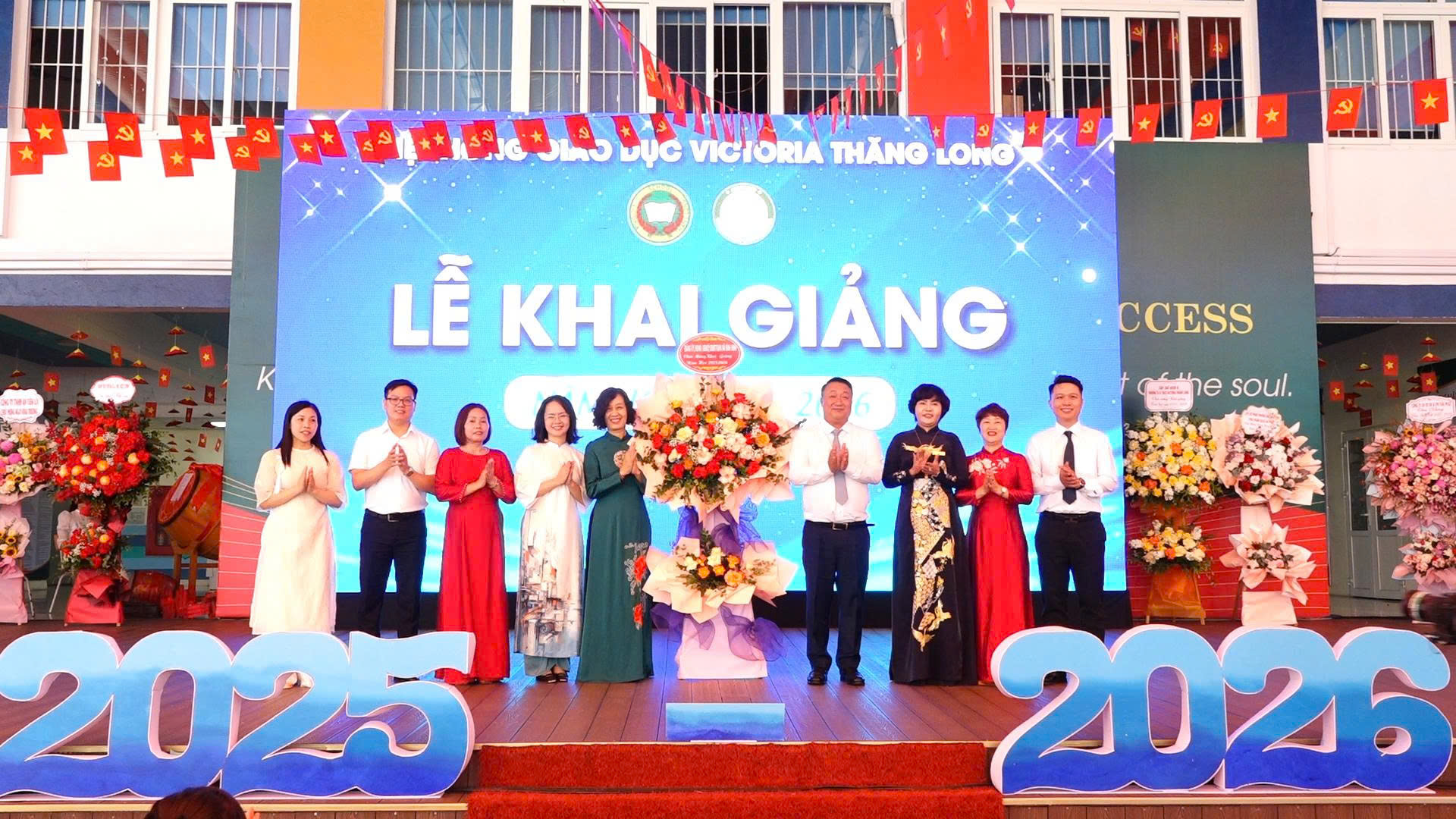 Gần 22.600 học sinh xã Bình Minh hân hoan bước vào năm học mới 2025-2026- Ảnh 1.