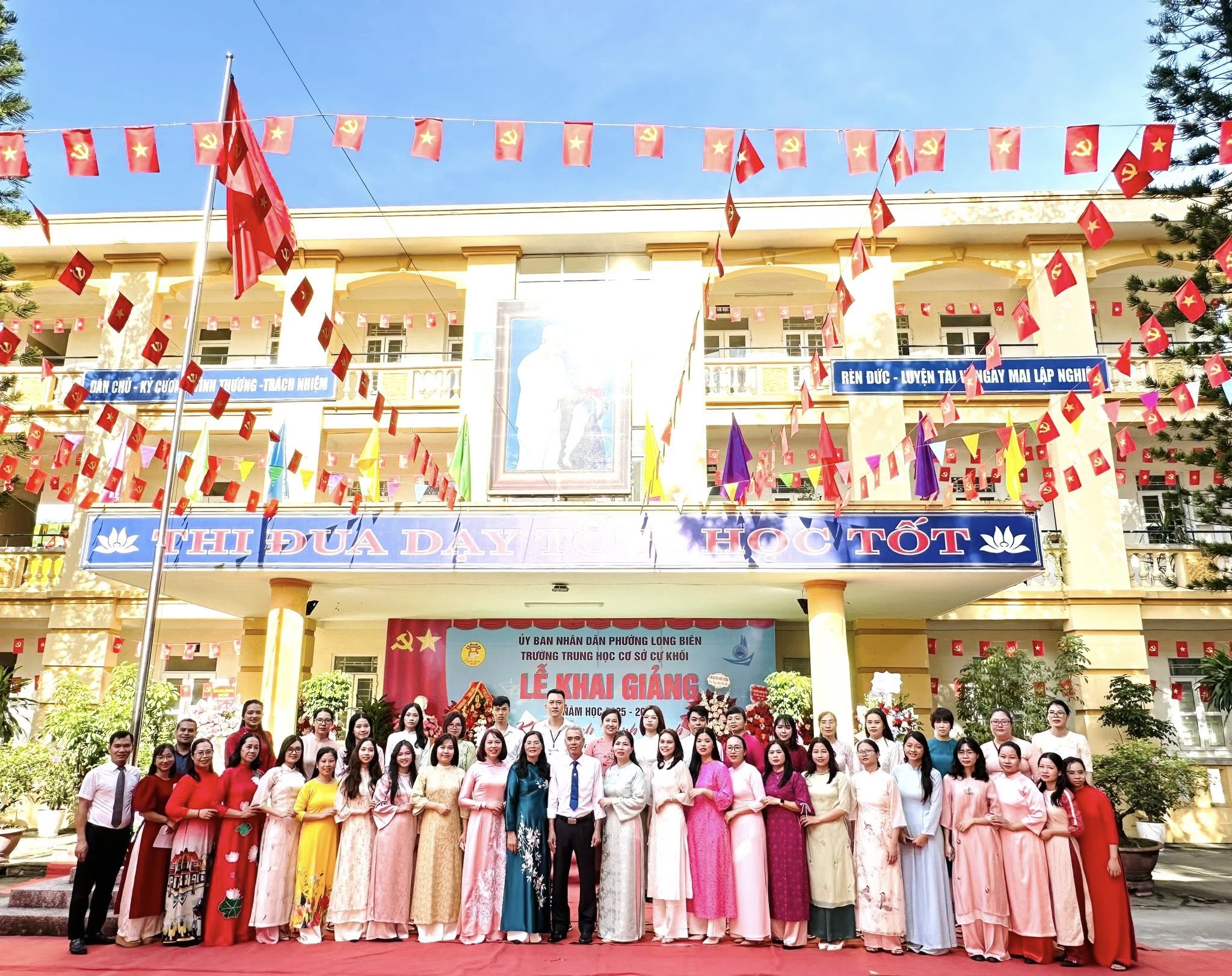 Hà Nội rộn ràng Lễ khai giảng năm học mới 2025 - 2026- Ảnh 3.