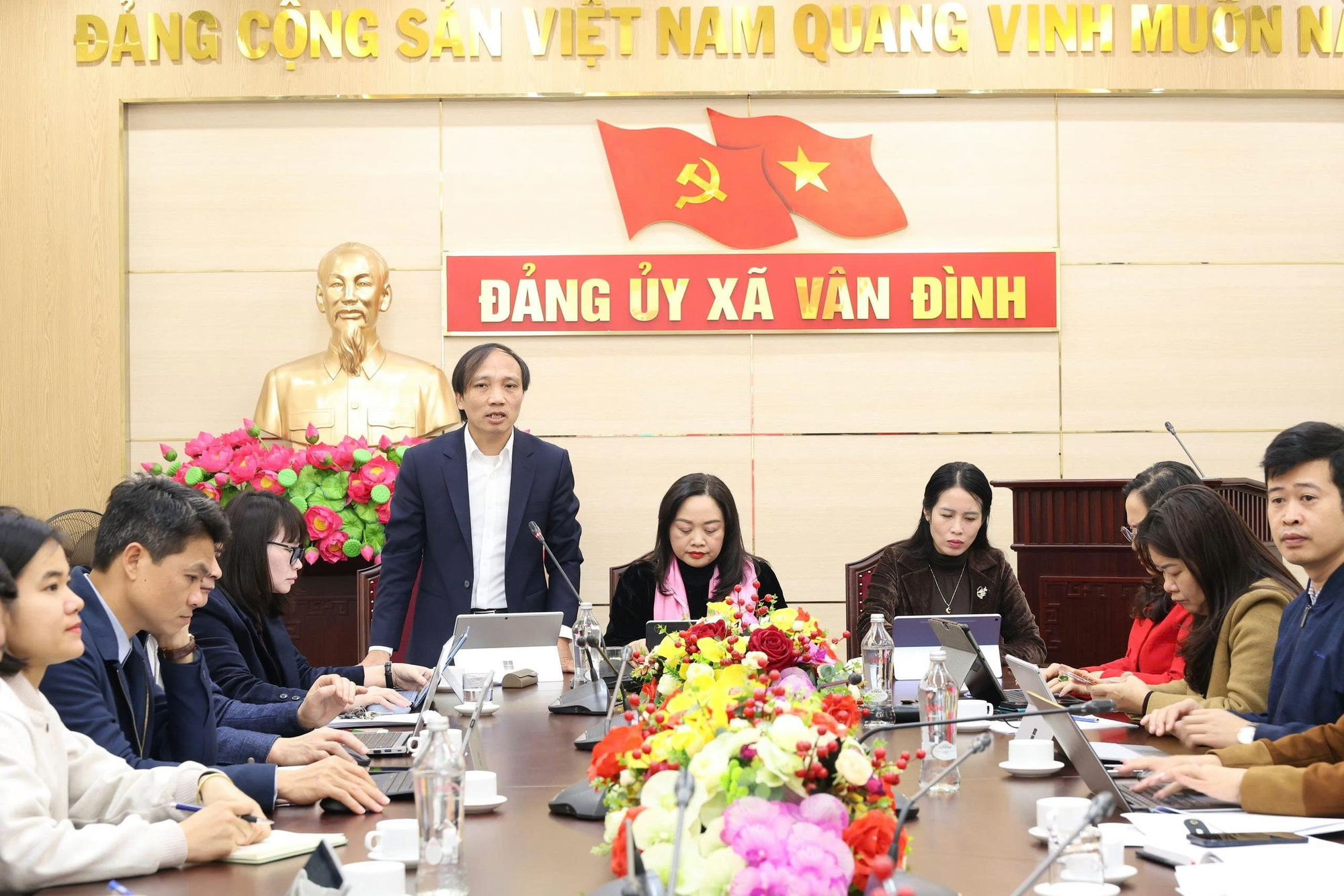 Tăng cường vai trò chỉ đạo, điều hành của Ban Thường vụ Đảng ủy, UBND xã Vân Đình trong công tác cải cách hành chính- Ảnh 1.