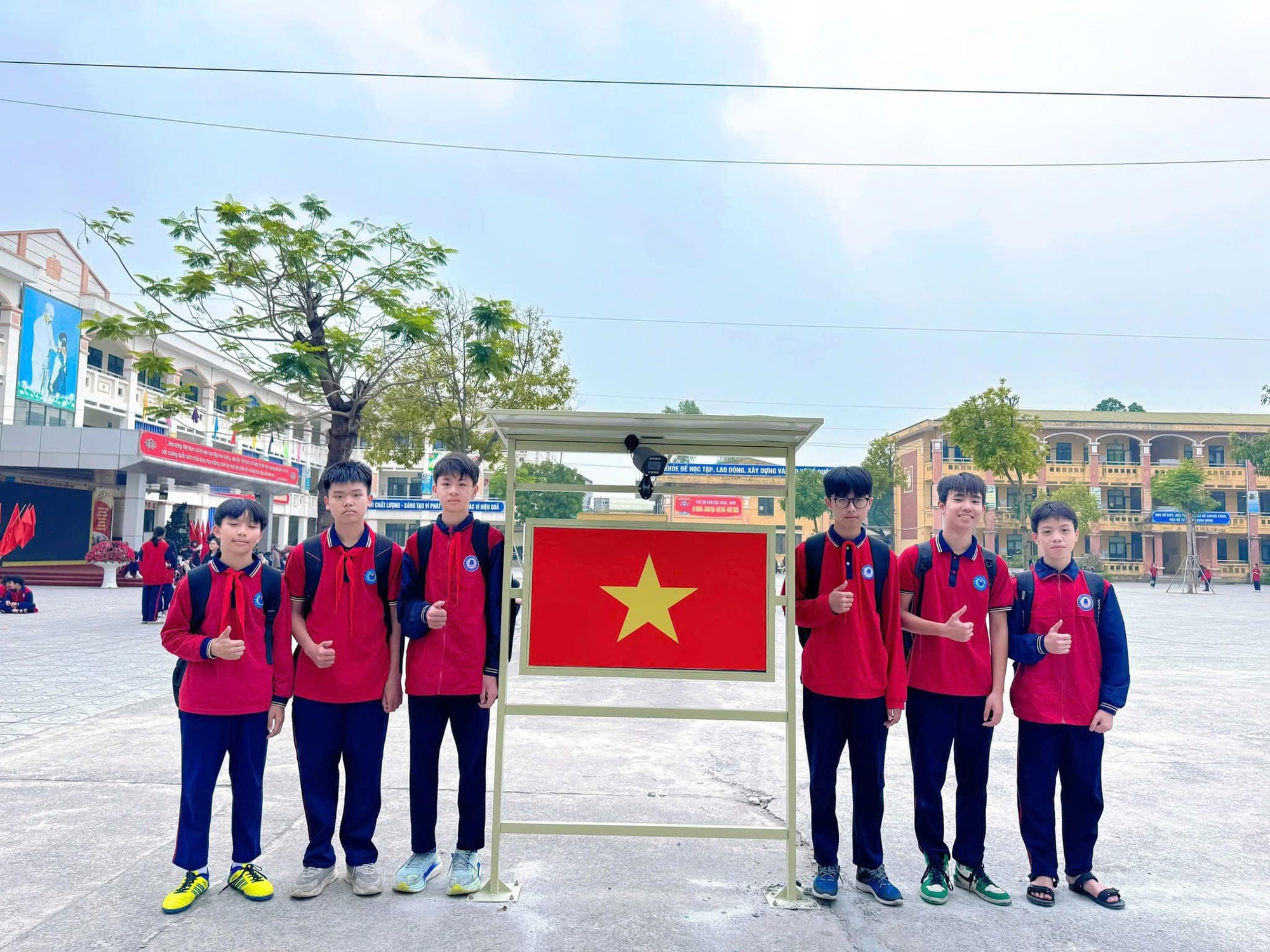 C:\Users\Chu Ba\Desktop\612937566_122152695212922036_3035181221474265884_n.jpg