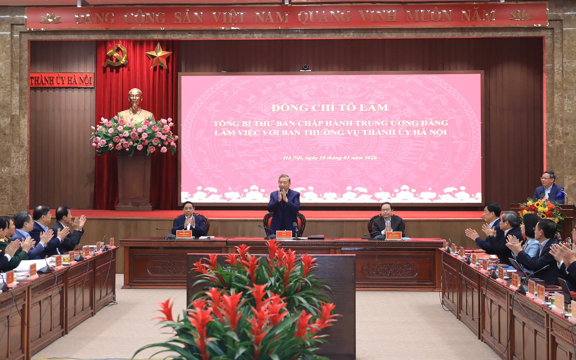 Tổng Bí thư Tô Lâm cùng các đồng chí lãnh đạo Đảng, Nhà nước chủ trì buổi làm việc