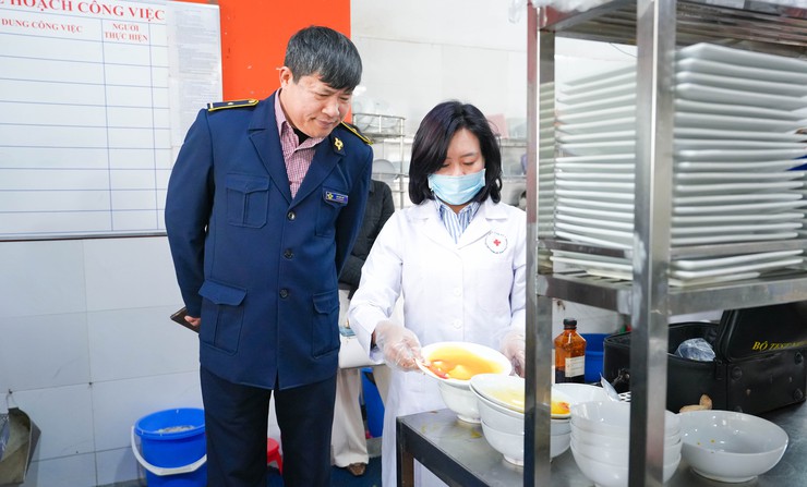 Khắc phục điểm nghẽn về An toàn thực phẩm dịp Tết Nguyên đán và lễ hội xuân- Ảnh 3.