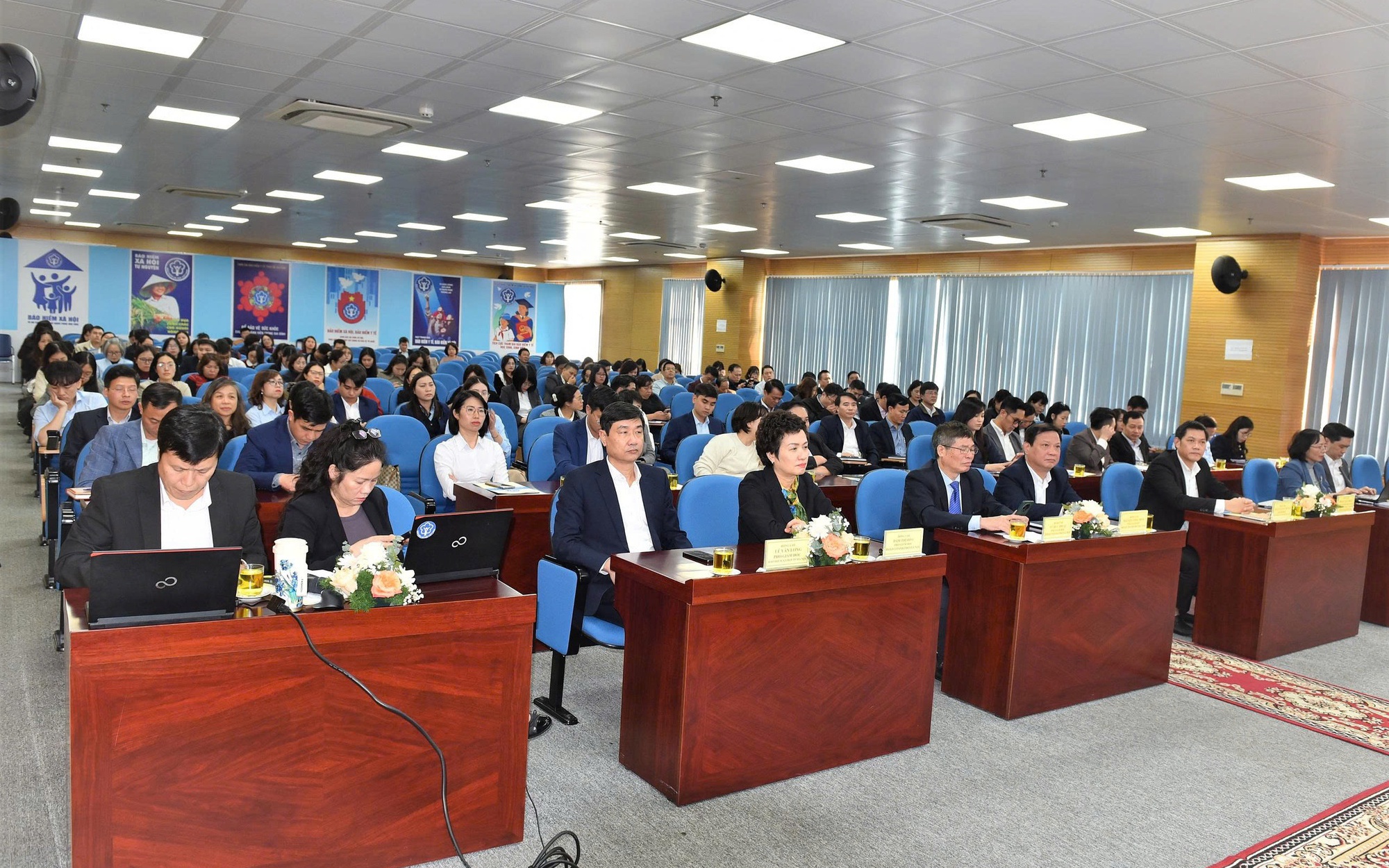 Các đại biểu dự Hội nghị