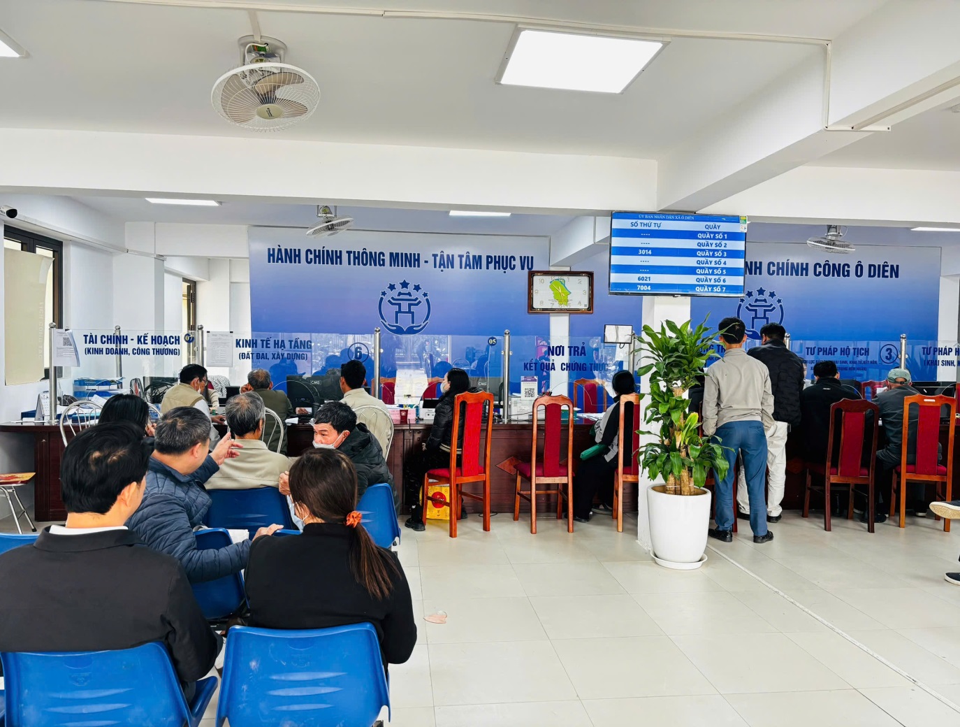 Xã Ô Diên lấy sự hài lòng của người dân làm thước đo hiệu quả cải cách hành chính- Ảnh 1.