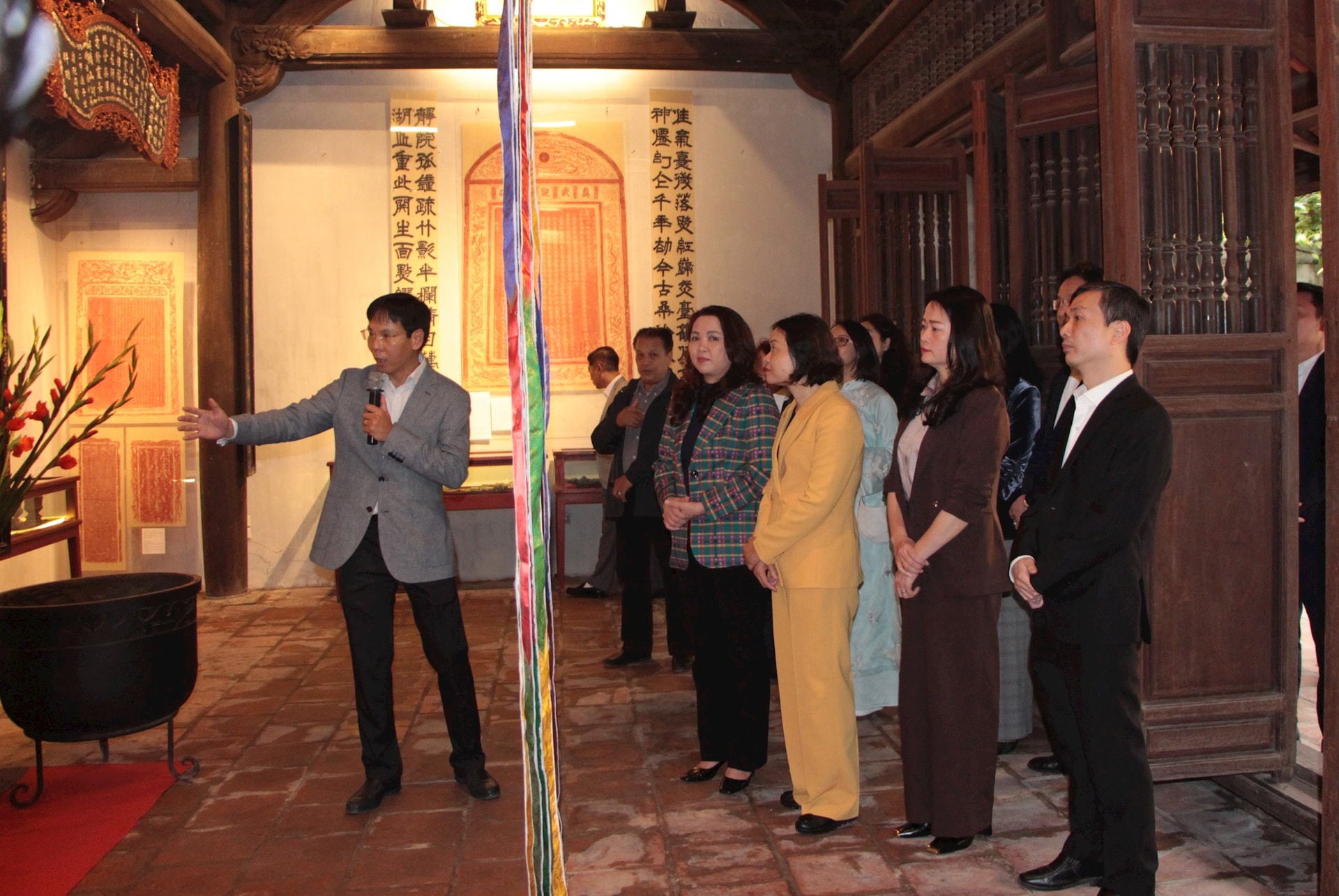 Phường Ba Đình ra mắt “Không gian văn hóa - Trấn Vũ quán”- Ảnh 2.