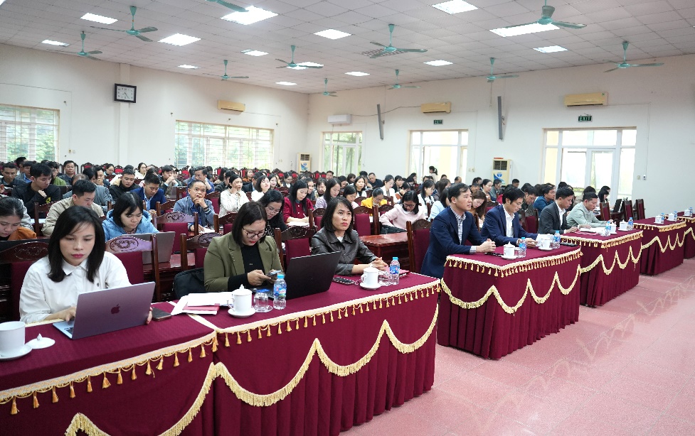 Quảng Oai tháo gỡ khó khăn trong triển khai các ứng dụng số phục vụ công tác Đảng- Ảnh 1.