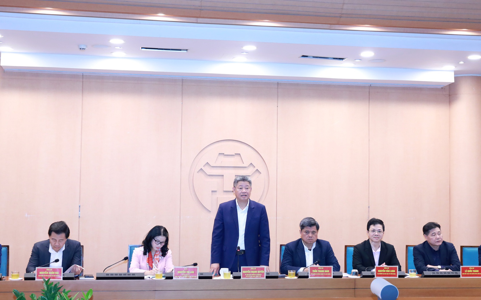 Phó Chủ tịch UBND Thành phố Nguyễn Mạnh Quyền phát biểu tại buổi làm việc