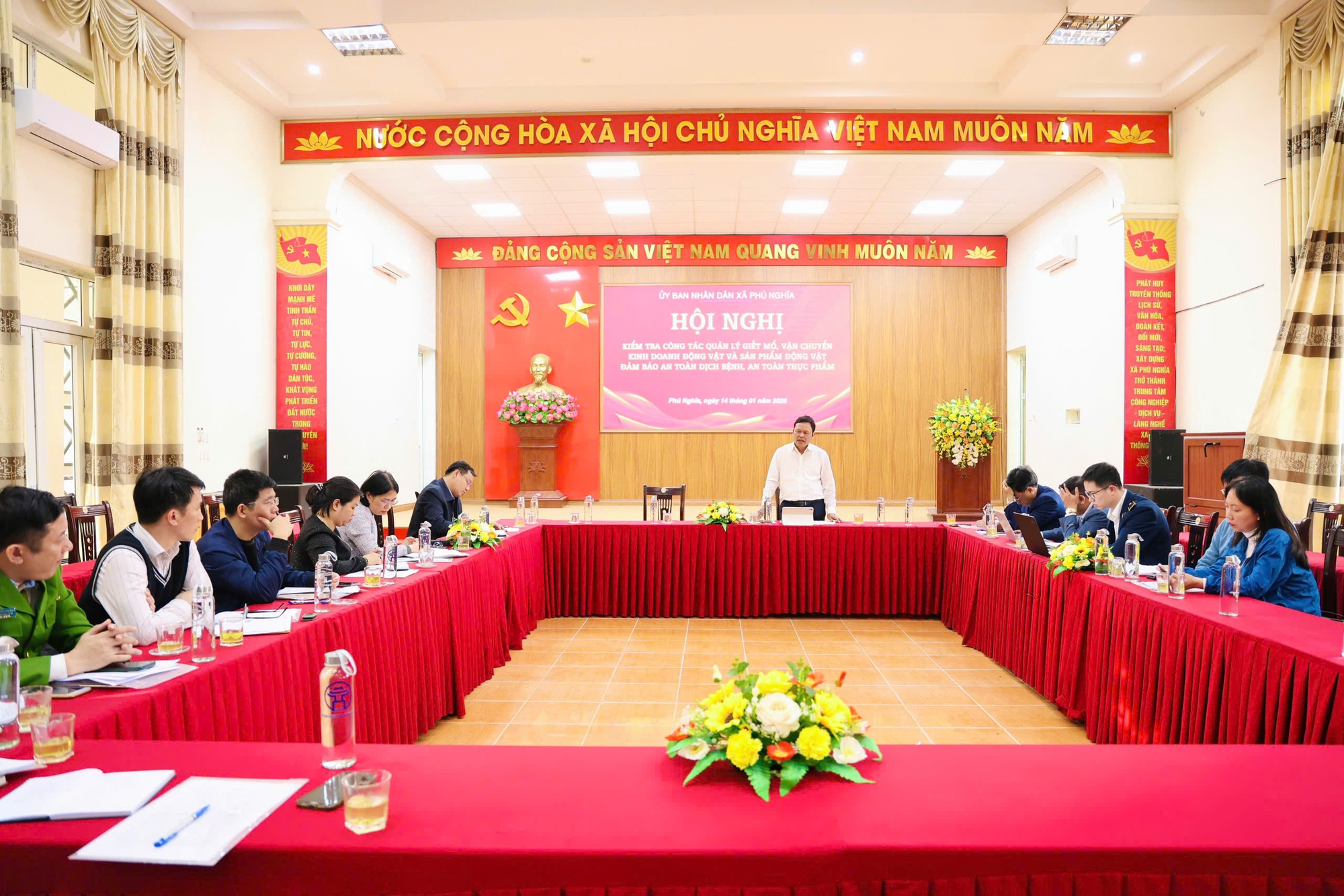 Đoàn kiểm tra liên ngành Thành phố: Kiểm tra quản lý giết mổ, vận chuyển, kinh doanh động vật tại xã Phú Nghĩa- Ảnh 1.