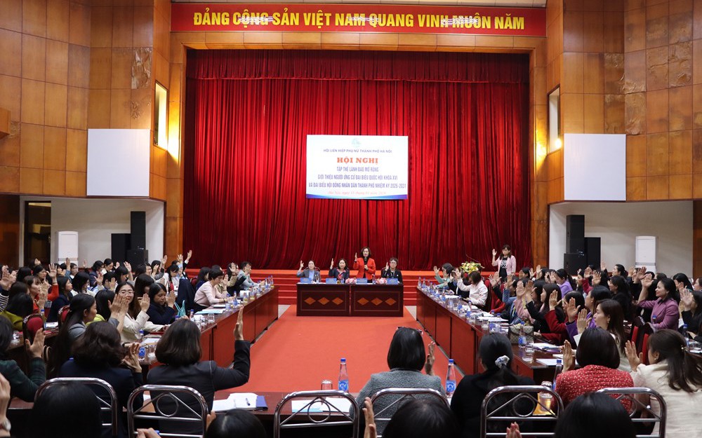 Các đại biểu tham dự Hội nghị biểu quyết nhất trí cao với danh sách những người được giới thiệu ứng cử đại biểu Quốc hội khóa XVI và đại biểu Hội đồng nhân dân Thành phố, nhiệm kỳ 2026-2031.