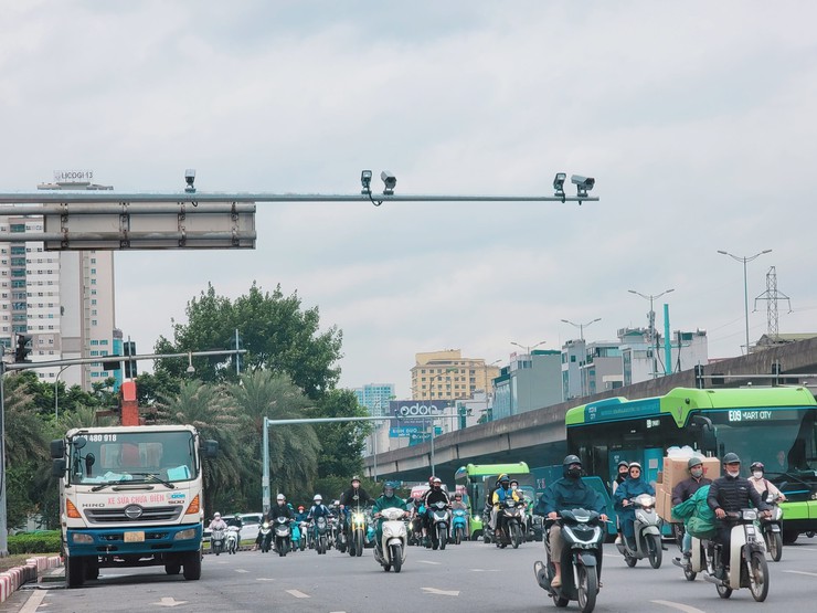 One month of AI camera deployment improves traffic safety urban order environment- Ảnh 3.