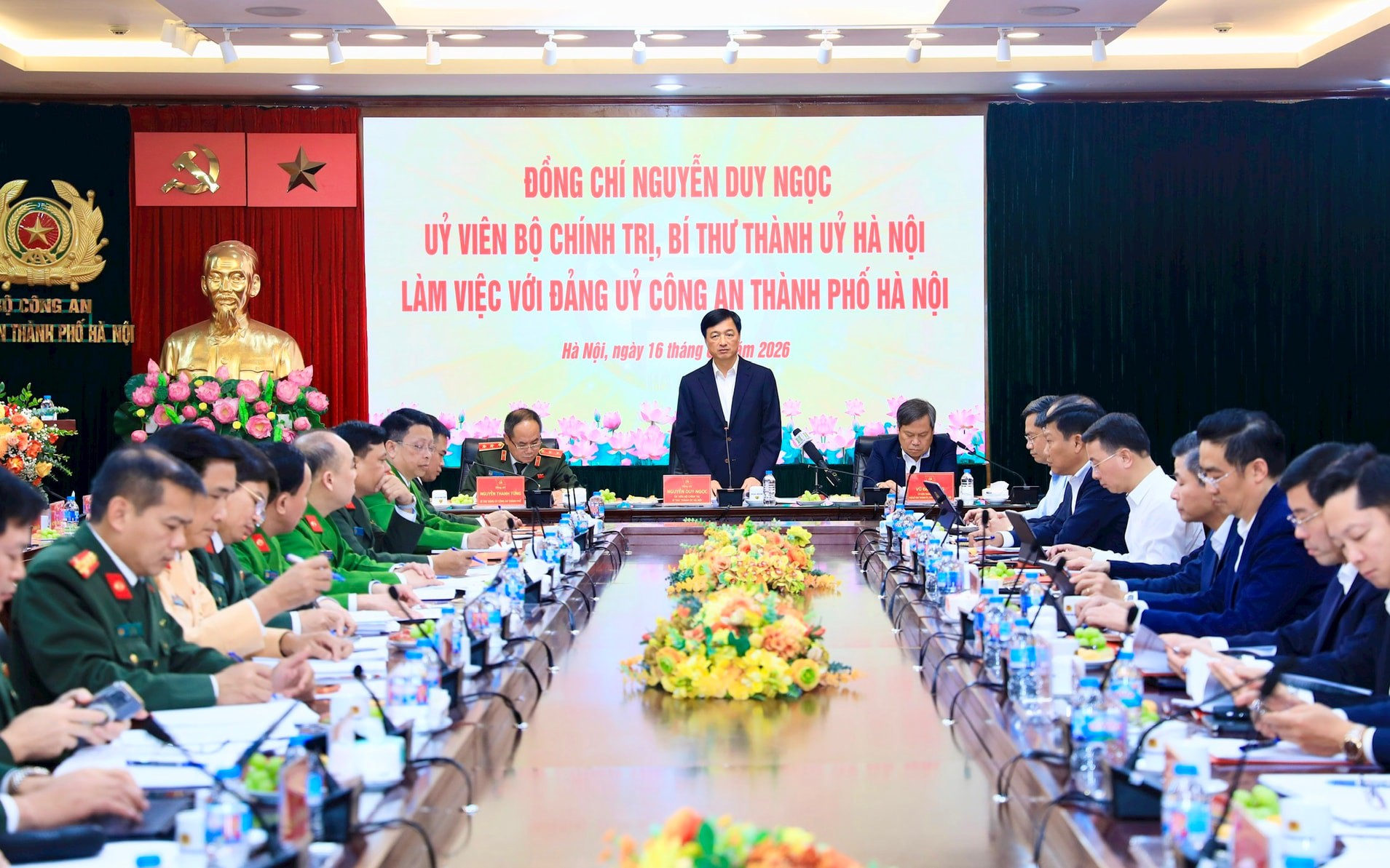 Bí thư Thành ủy Hà Nội Nguyễn Duy Ngọc chủ trì cuộc làm việc với Đảng ủy Công an thành phố Hà Nội