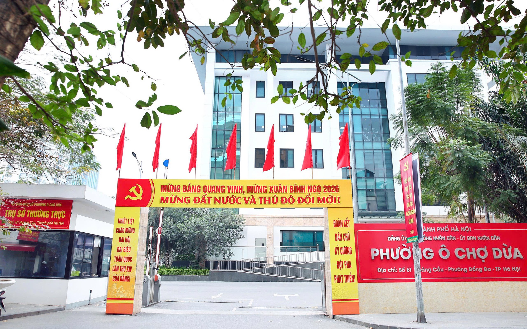 Phường Ô Chợ Dừa chào mừng Đại hội đại biểu toàn quốc lần thứ XIV của Đảng - sự kiện chính trị trọng đại của đất nước.