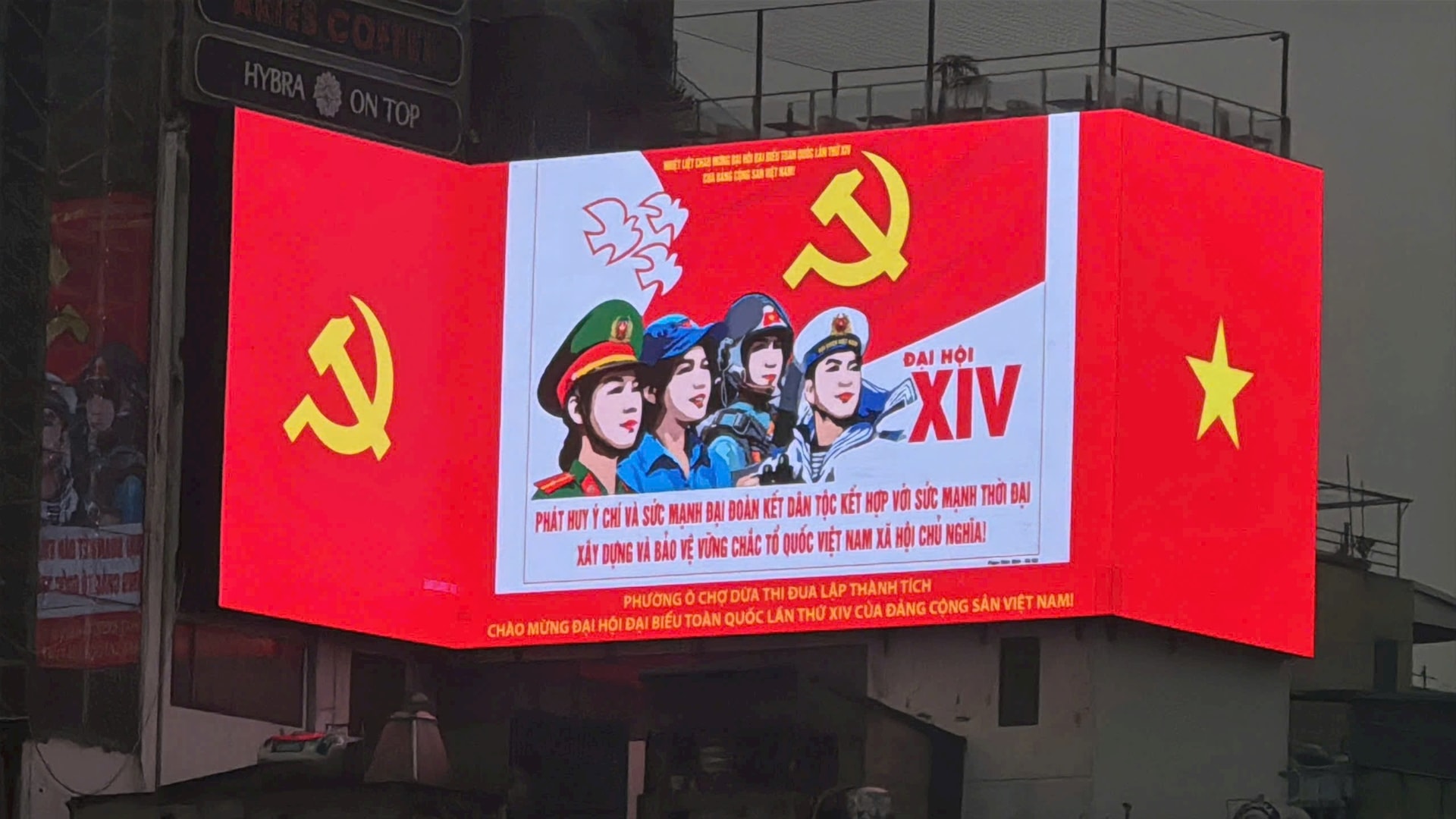 Ô Chợ Dừa rực rỡ sắc đỏ chào mừng Đại hội đại biểu toàn quốc lần thứ XIV của Đảng- Ảnh 9.