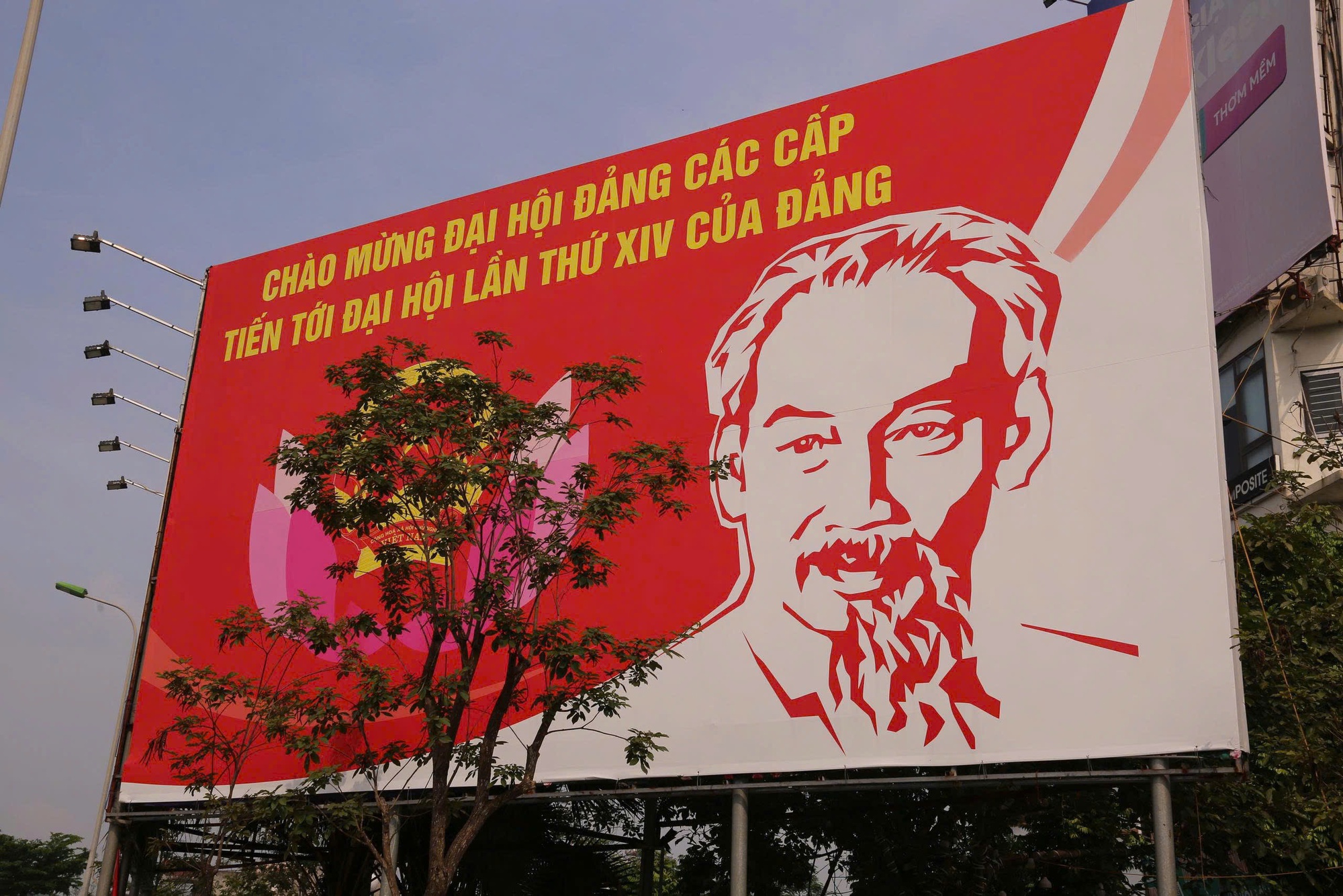 Rực rỡ cờ hoa chào mừng Đại hội Đảng toàn quốc lần thứ XIV- Ảnh 3.